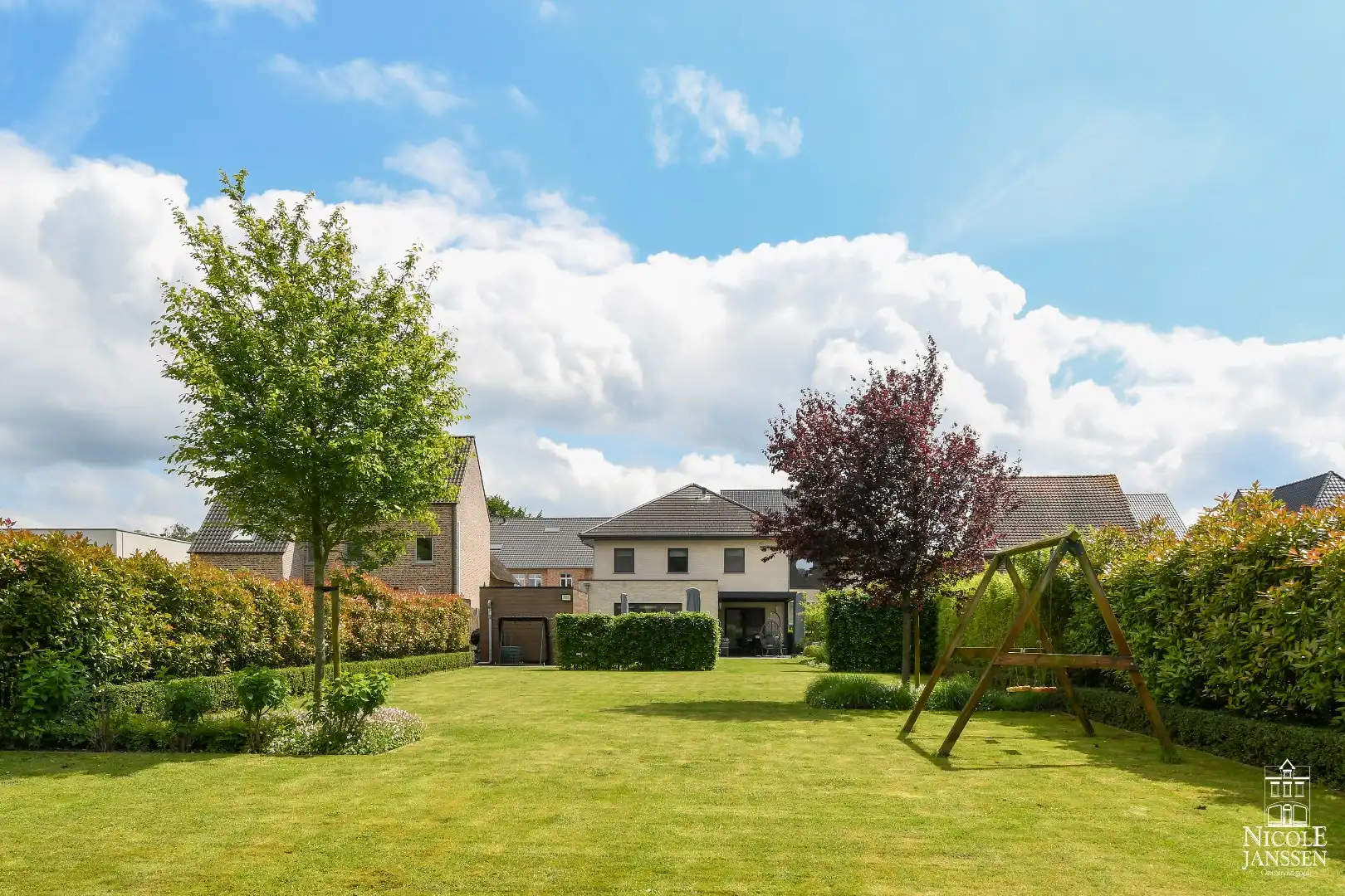 Instapklare goed onderhouden gezinswoning met mooie tuin met gezellig overdekt terras foto 25