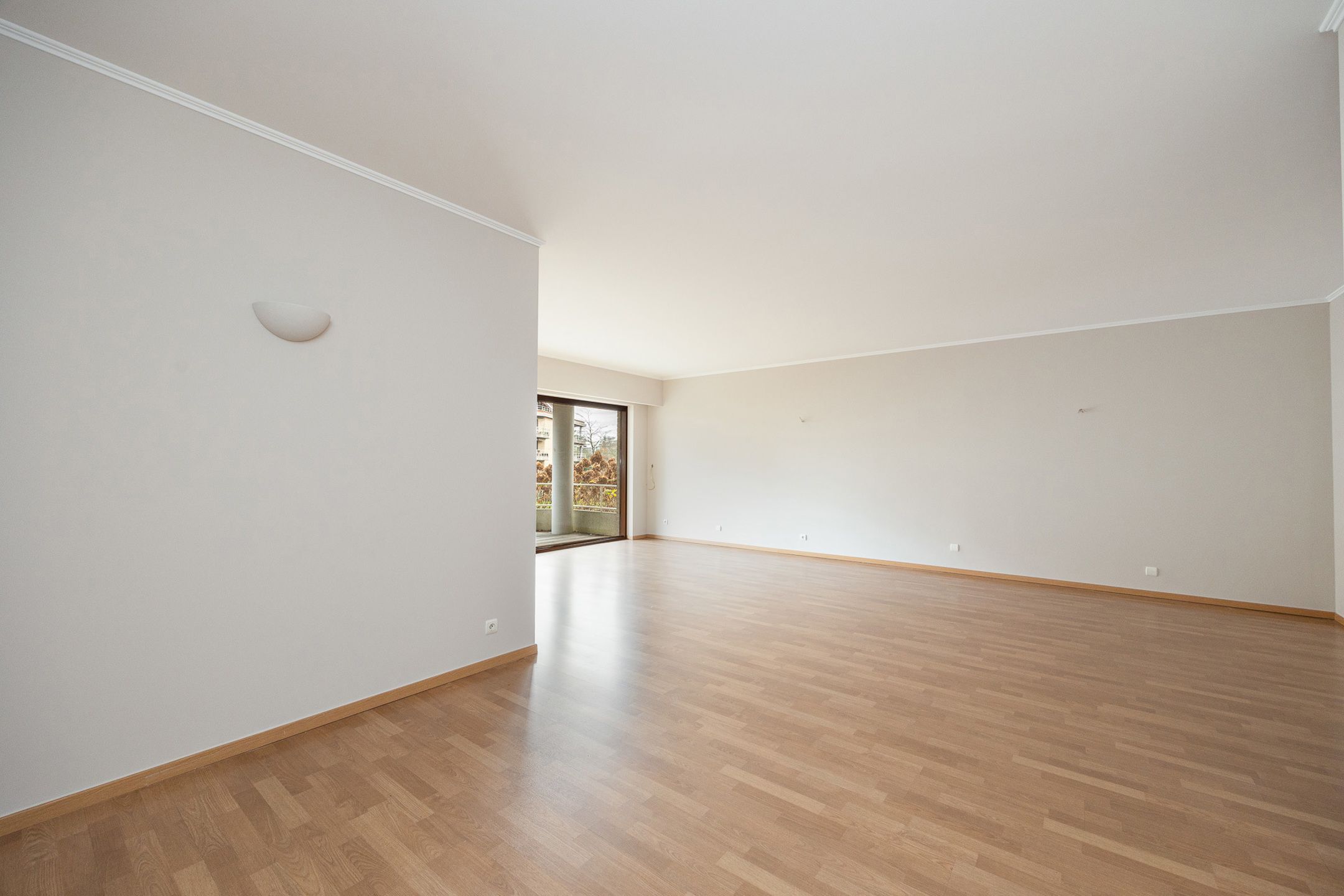 Ruim appartement in afgesloten domein "Nachtegalenhof". foto 7