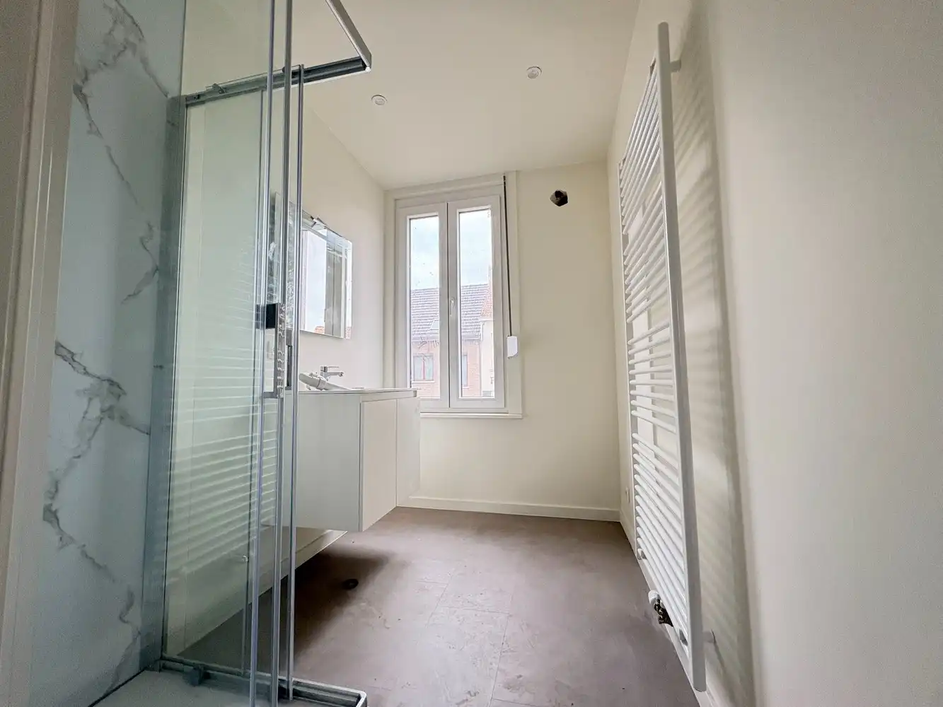 Gezellige, lichtrijke woning met drie slaapkamers foto 9