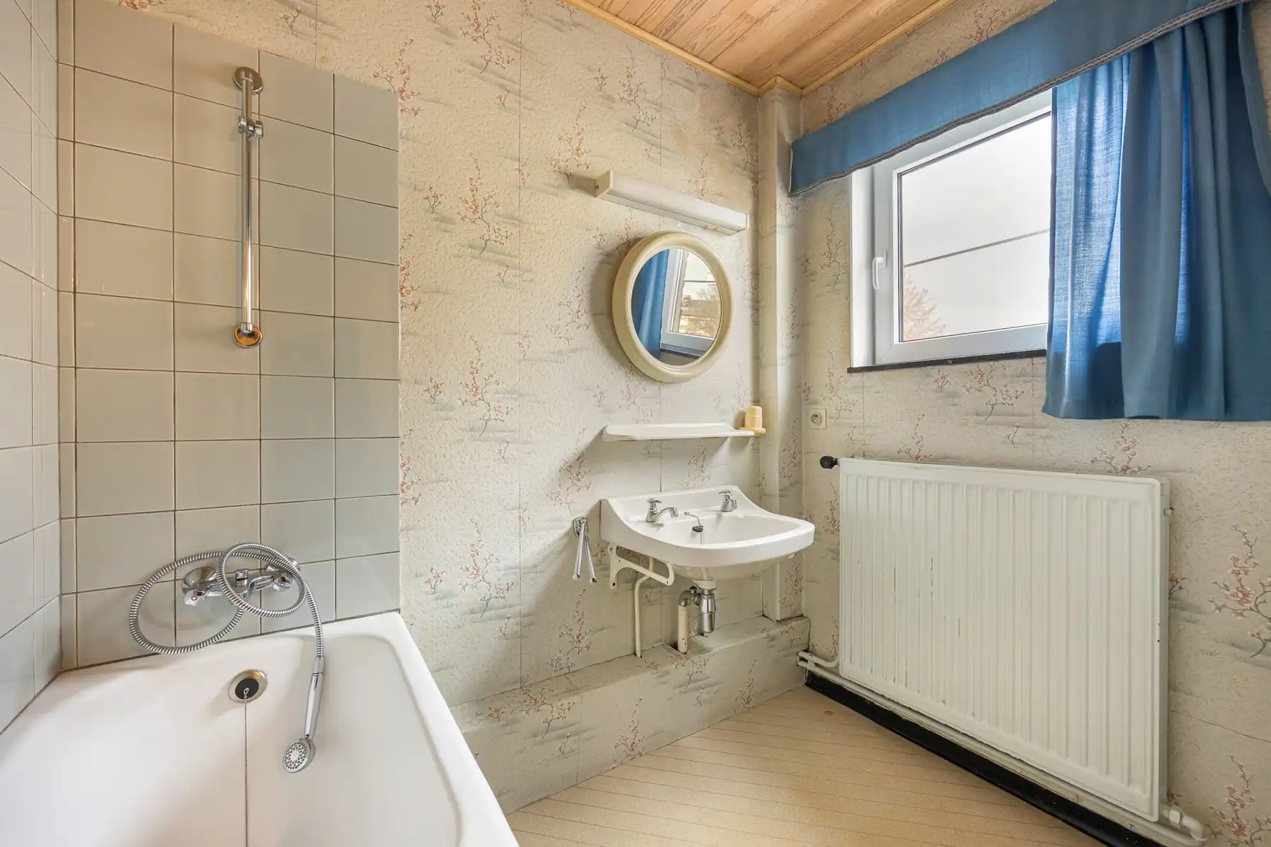 Halfopen bebouwing met 3 slaapkamers en garage op een perceel van 315m². foto 14