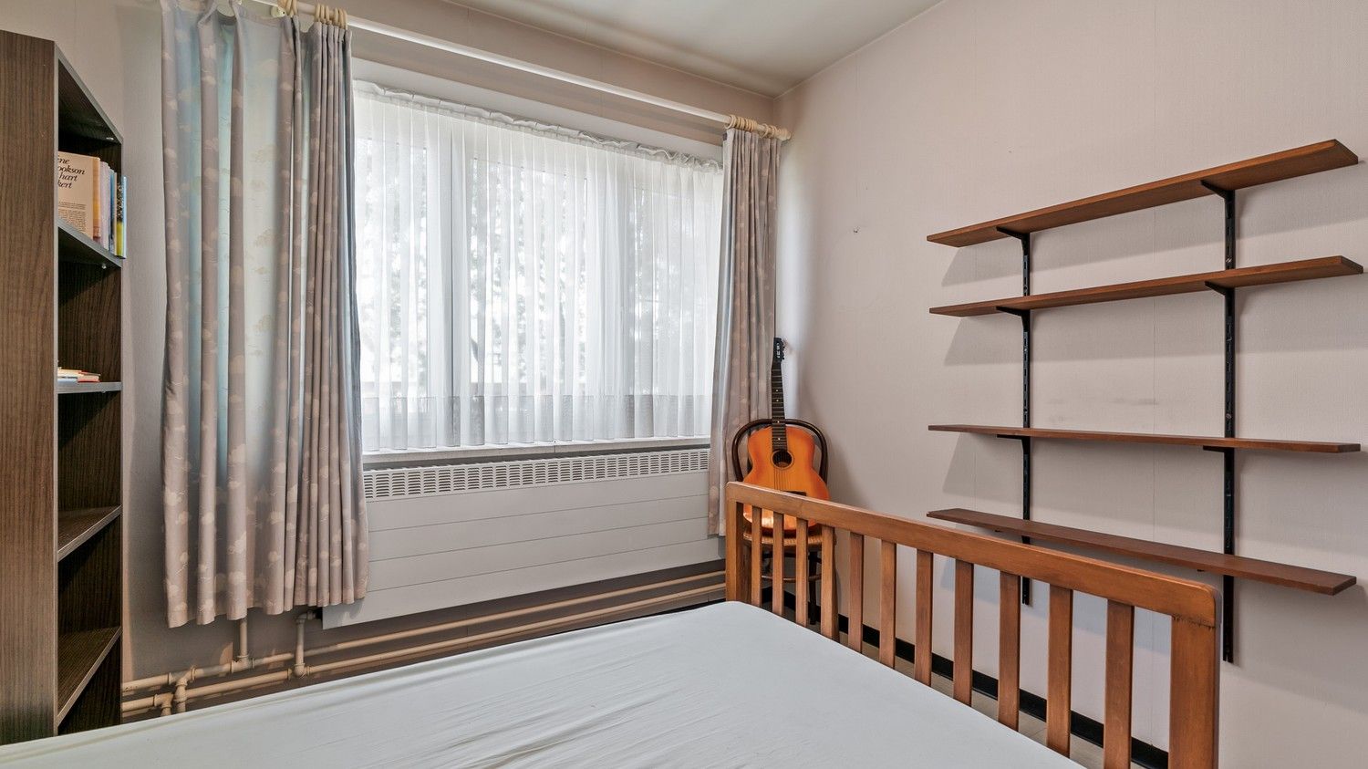 Ruime woning met 3 slaapkamers, tuin en garage foto 15
