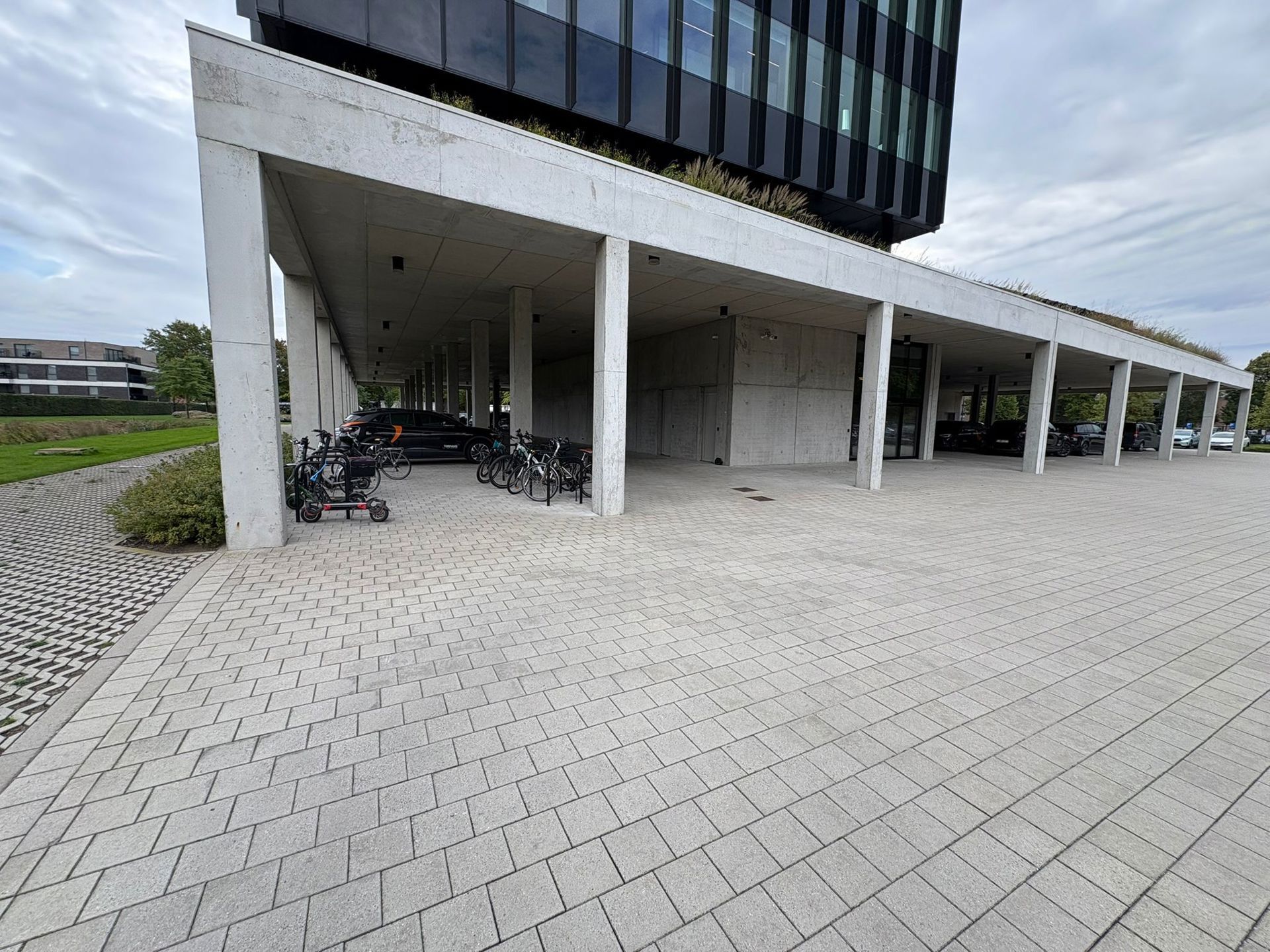 Kantoorgebouw "Square One" - kantoor 457m² te huur foto 14