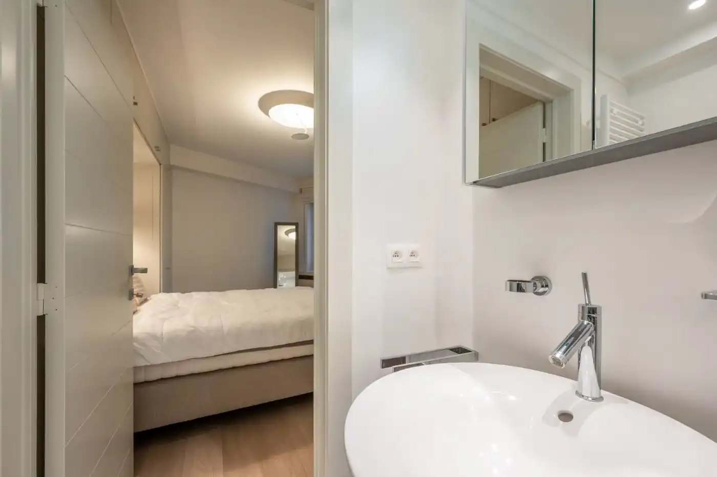 Zonnig appartement zeer centraal gelegen in het Zoute met open zicht over de villa's foto 11