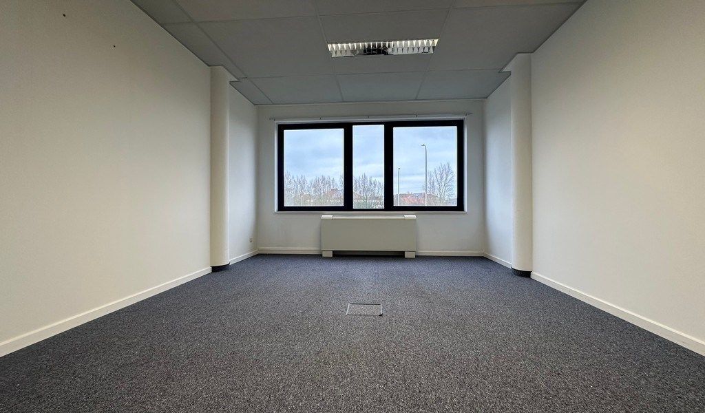 Kantoorruimte te huur in Clinton Park in Roeselare foto 9