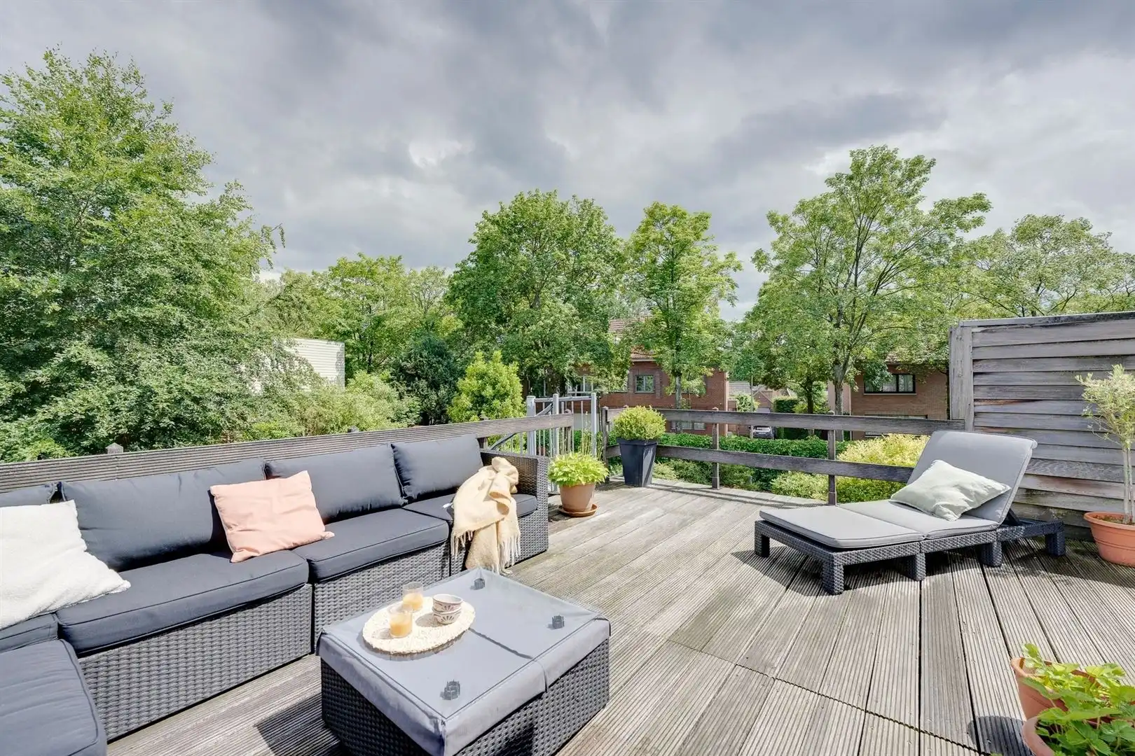 Toffe gezinswoning met 4 slaapkamers, 2 badkamers, garage en tuin foto 16