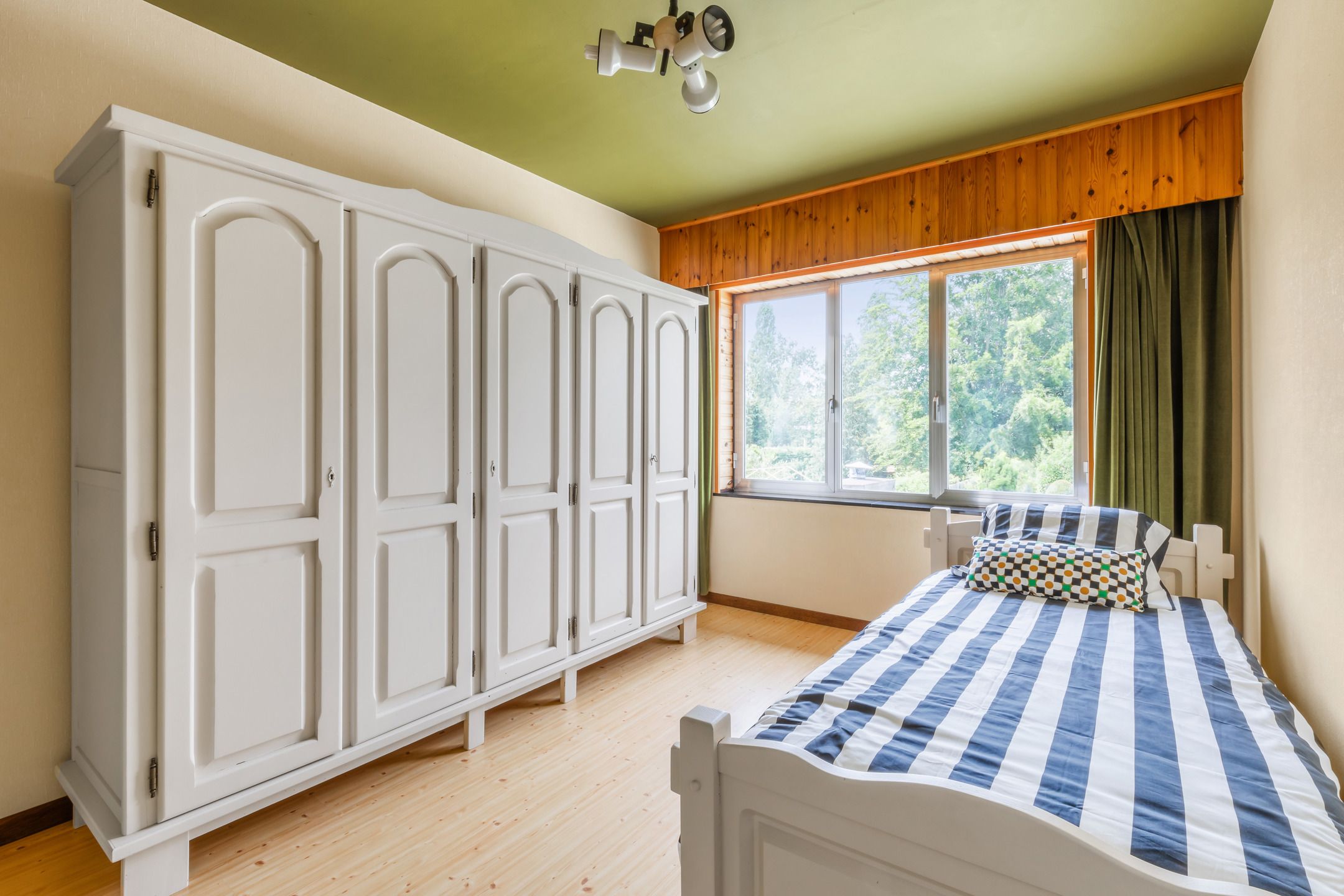 Charmante ruime woning (6 SLPK) met mooie tuin + vijver  foto 20