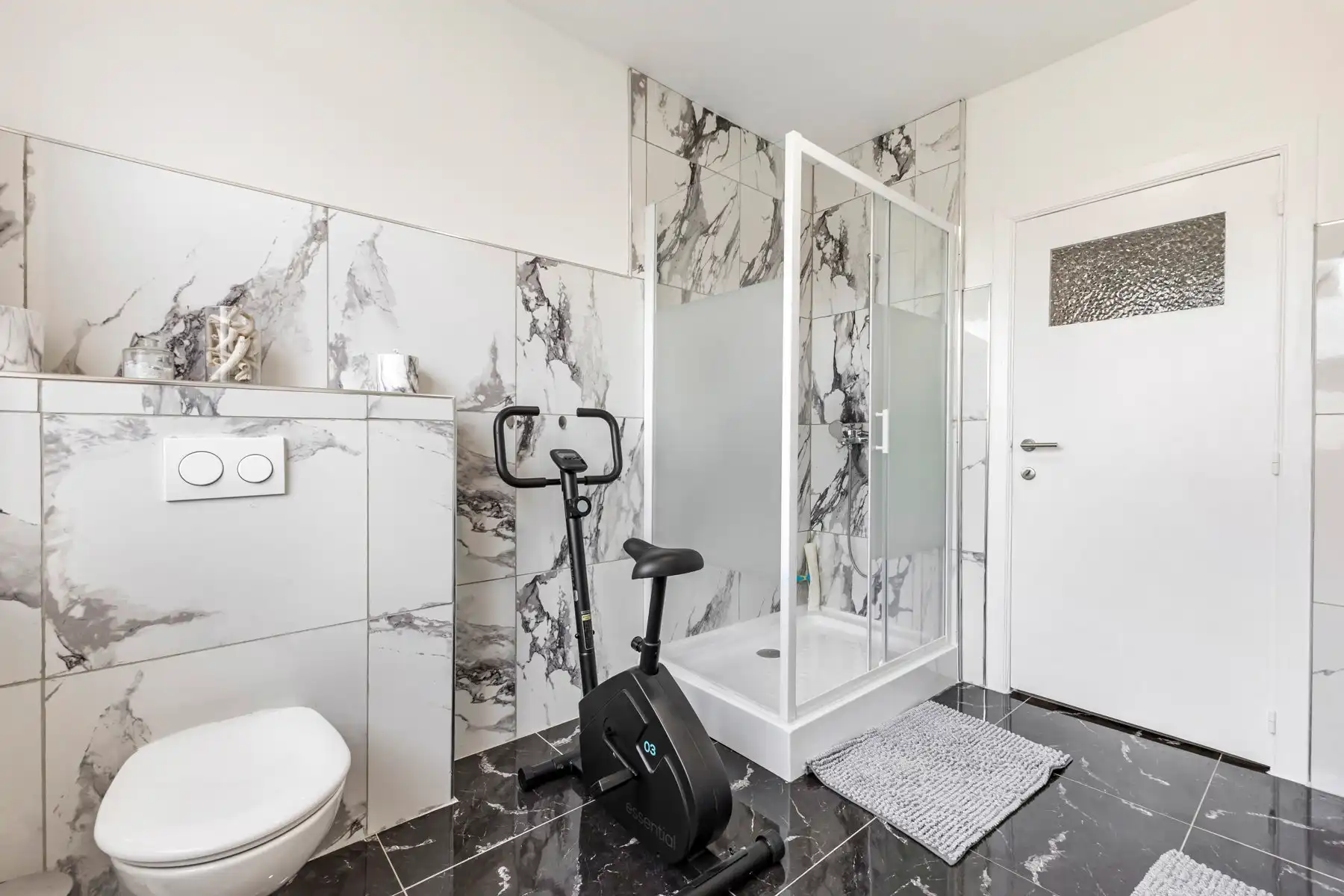 Goed gelegen woning met 4 slaapkamers en 3 badkamers foto 18