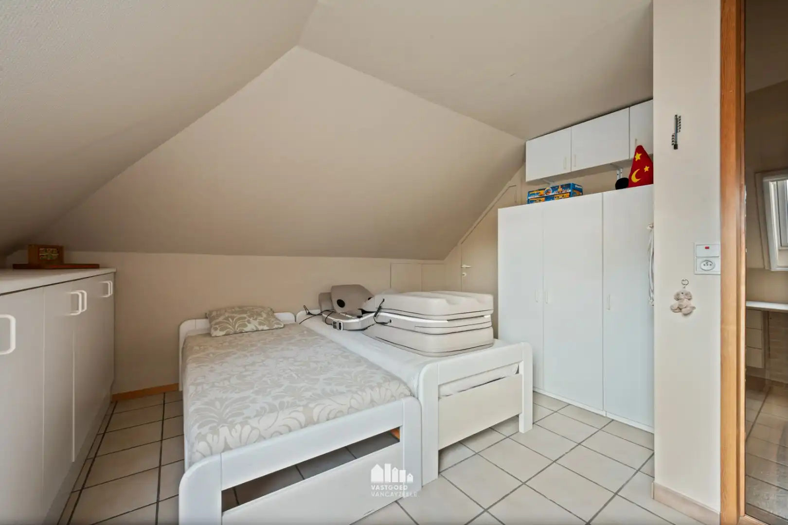 Instapklare villa met zonnige tuin op topligging in rustige wijk te Ieper foto 26