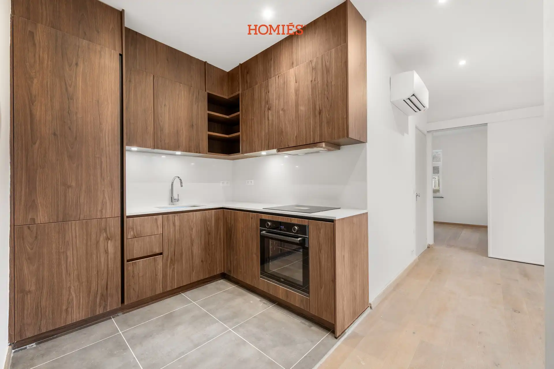 Gerenoveerd 2-slaapkamerappartement op toplocatie foto 6