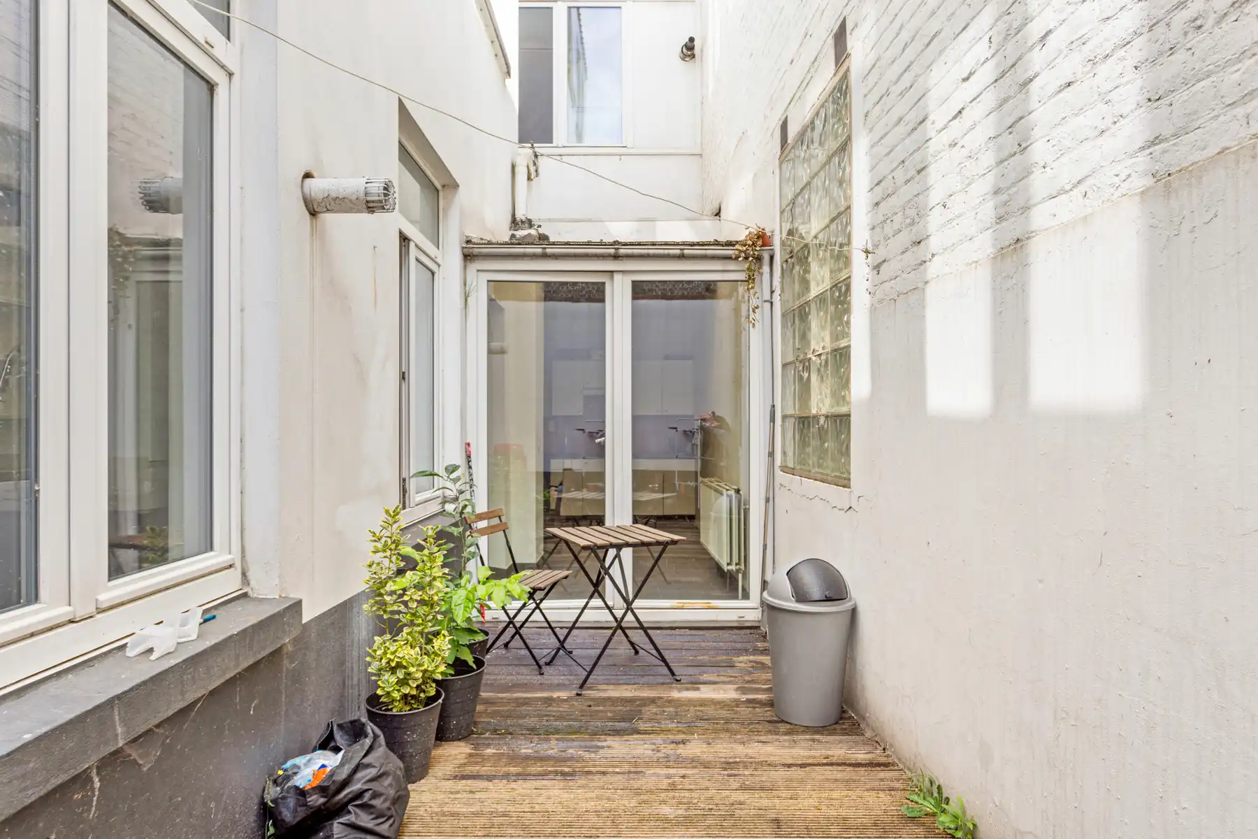 Gelijkvloerse praktijk + leefruimte en koer te centrum Halle foto 17