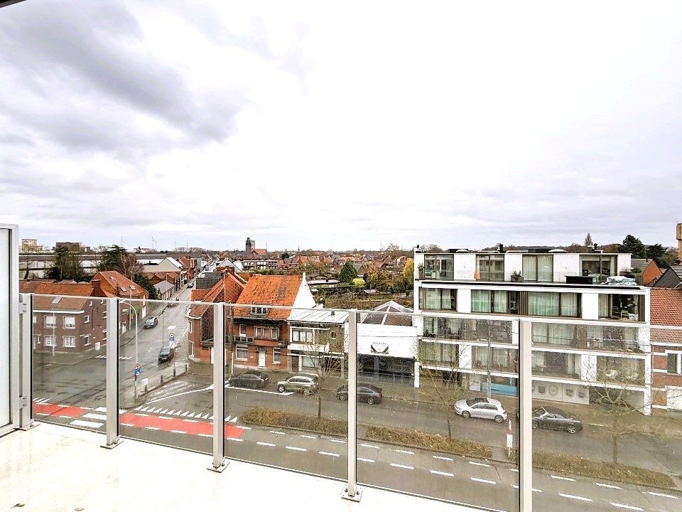 Volledig gerenoveerd, energiezuinig appartement met garage op de 5de verdieping foto 8