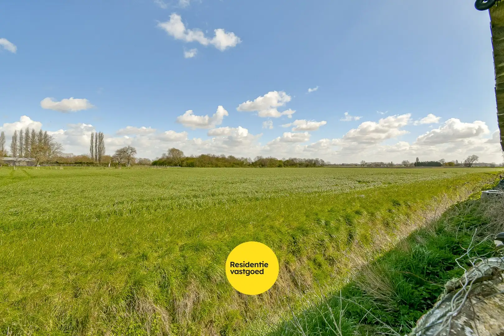 Te renoveren halfopen bebouwing met tuin en groot potentieel foto 23