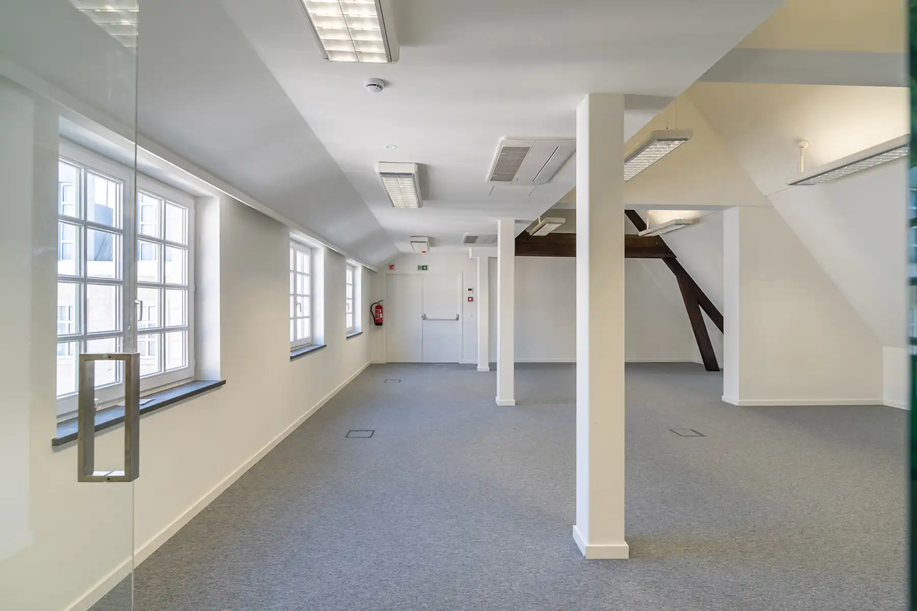 Instapklare kantoorruimte te huur in het Oud Gasthuis foto 19