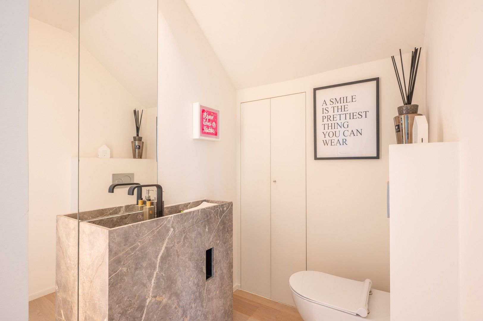 Uitzonderlijke eigendom met een uniek open zicht op de Hazegraspolders, vlakbij het Oosthoekplein. foto 15