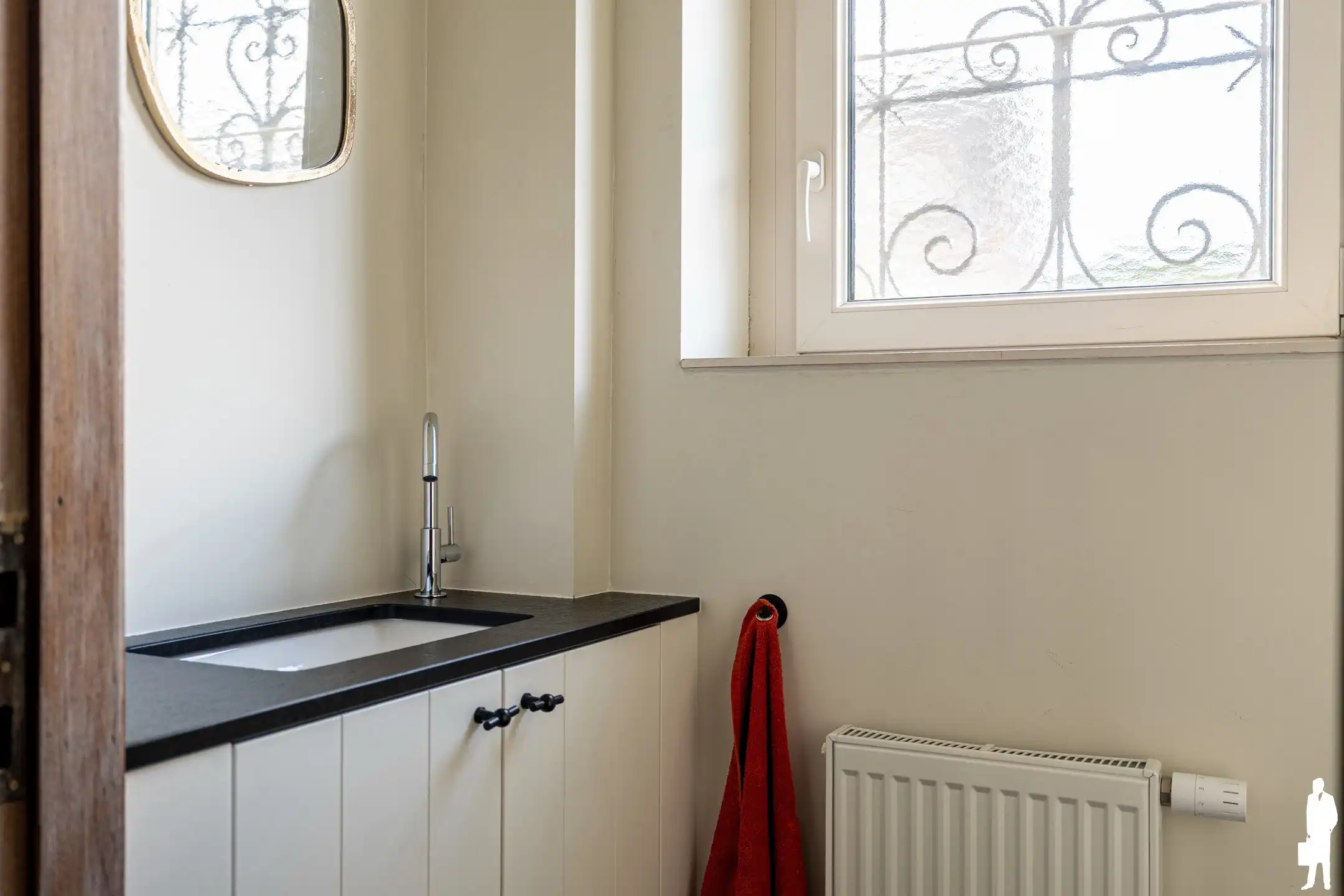 Karaktervolle gerenoveerde woning met 4 slaapkamers foto 10