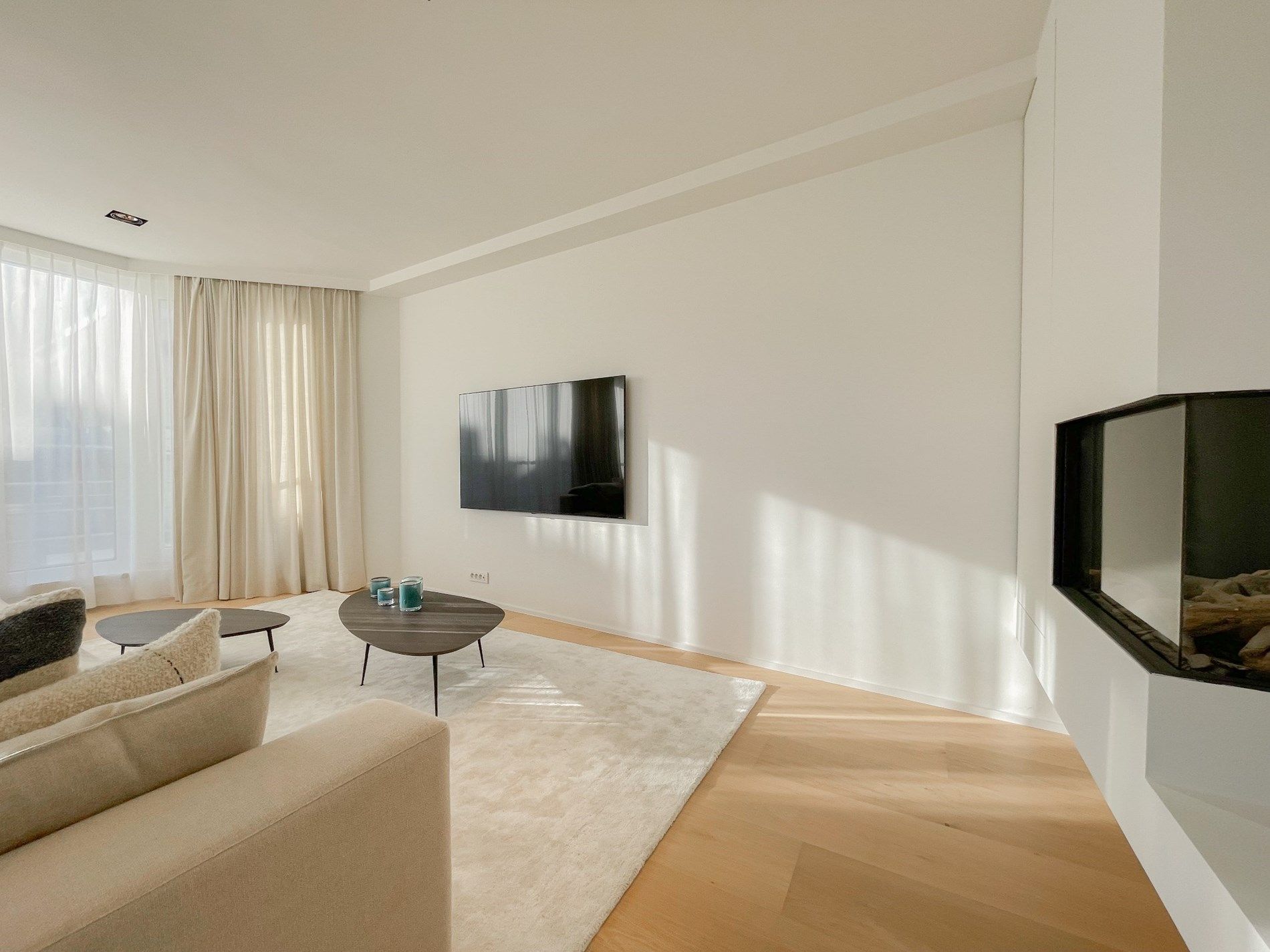 Appartement met zijdelings zeezicht en een ruim zuidwest gericht terras. foto 7