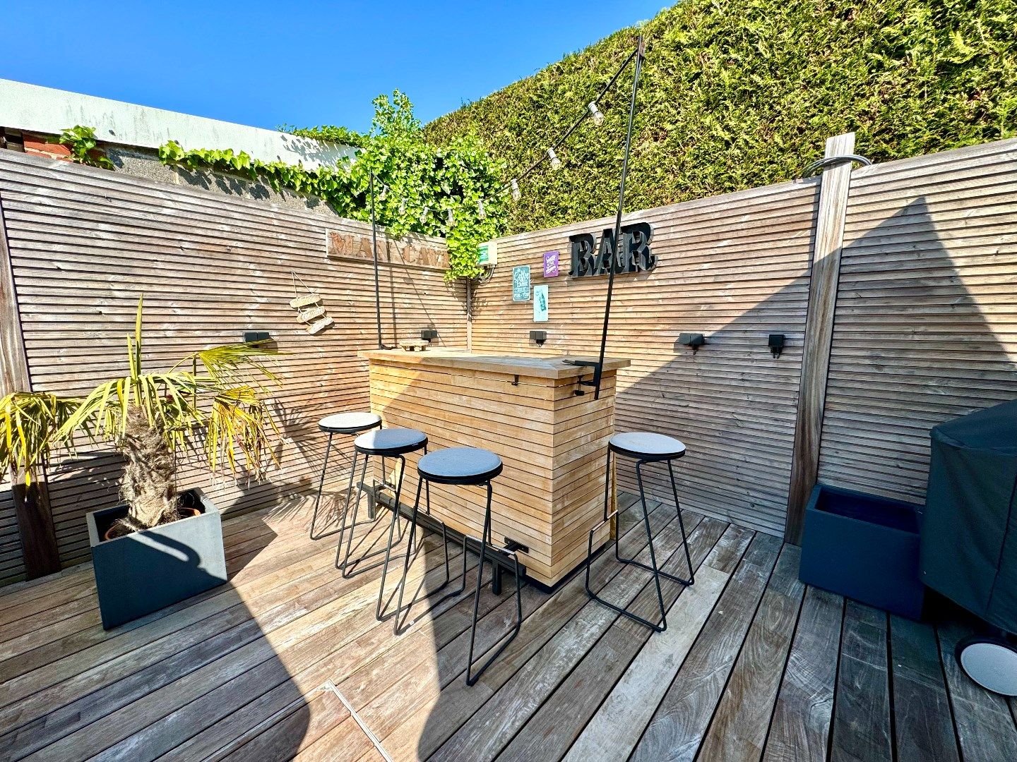 HALFOPEN WONING (bj 2021) MET 3 SLPKS, TUIN EN GARAGE IN HET CENTRUM foto 6