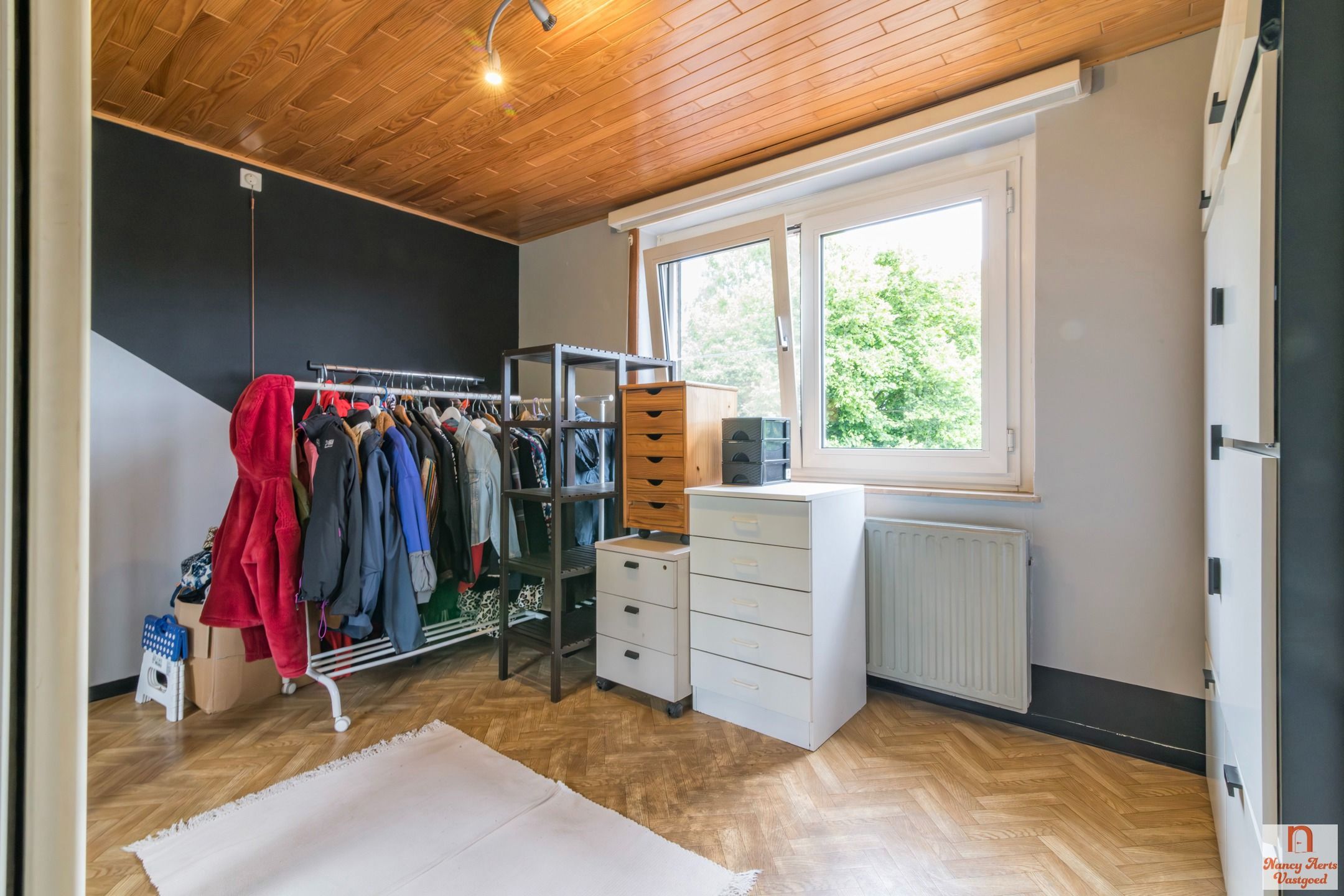 Split-level woning met veel ruimte en potentieel foto 24