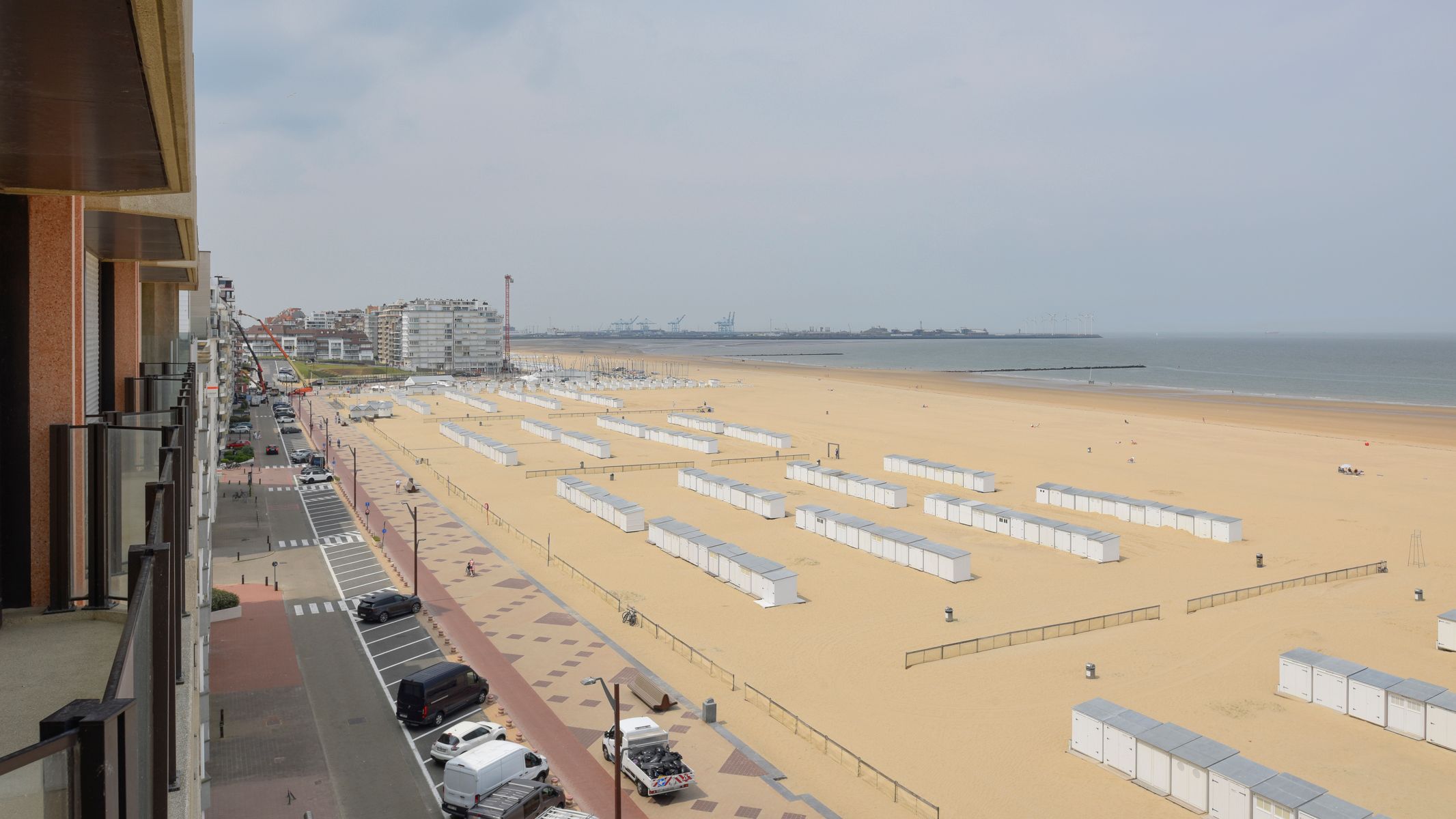 Ruim appartement met frontaal zeezicht aan het Albertstrand foto 25