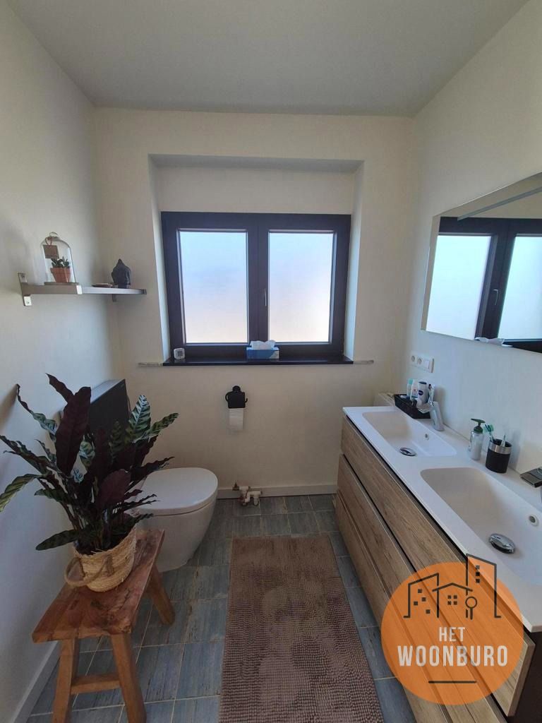 Gemeubelde woning (HOB) met garage en tuin foto 17