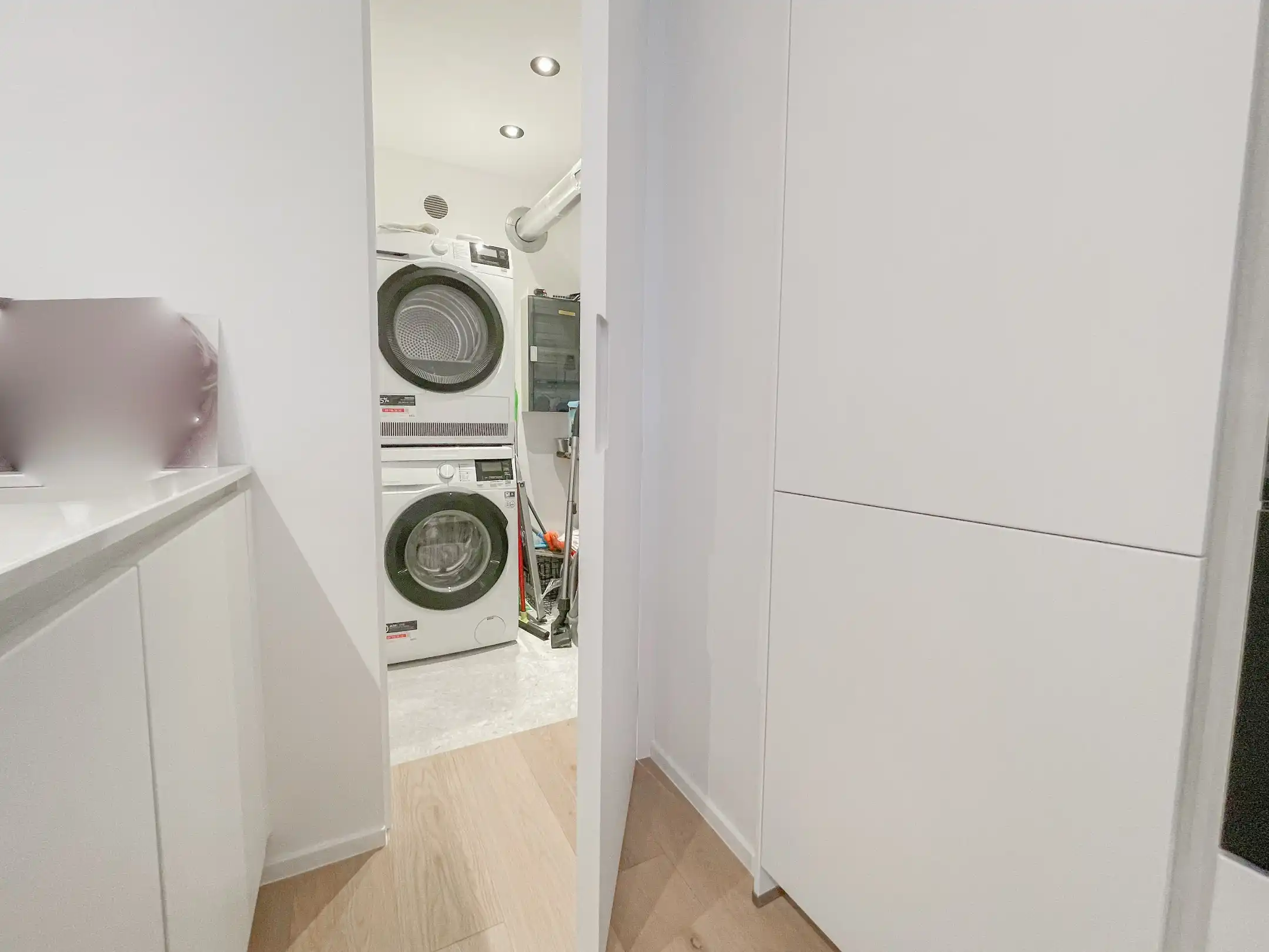 Volledig gerenoveerd appartement met een mooi zeezicht gelegen tussen het Driehoeksplein en Albertplein. foto 6