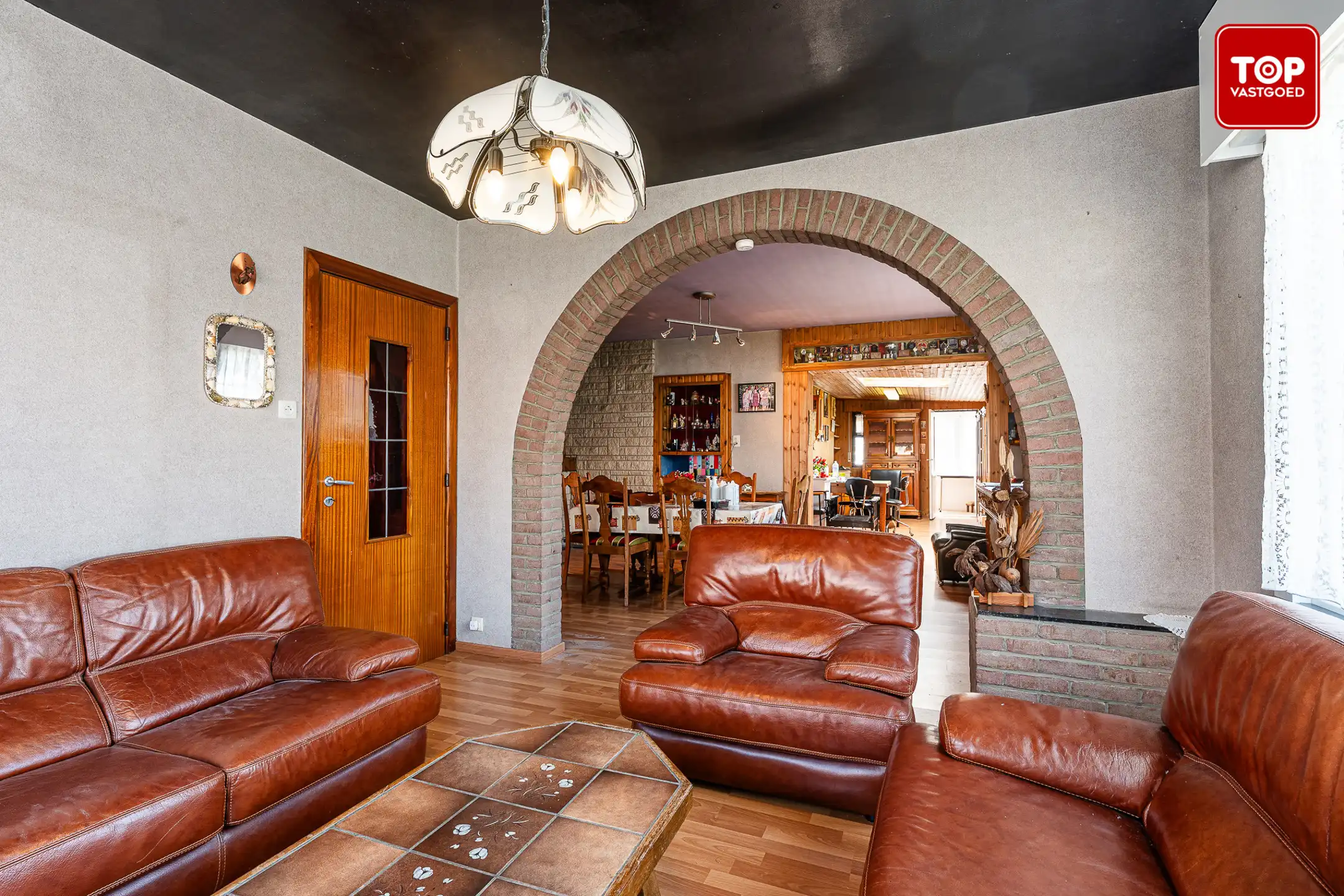 Te renoveren woning met prachtige, zonnige tuin foto 3