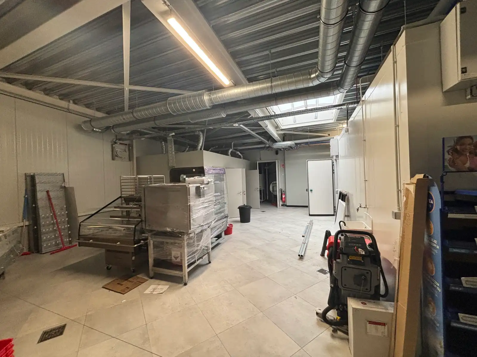 Handelspand 984 m² te huur in Kermt (Hasselt) foto 5