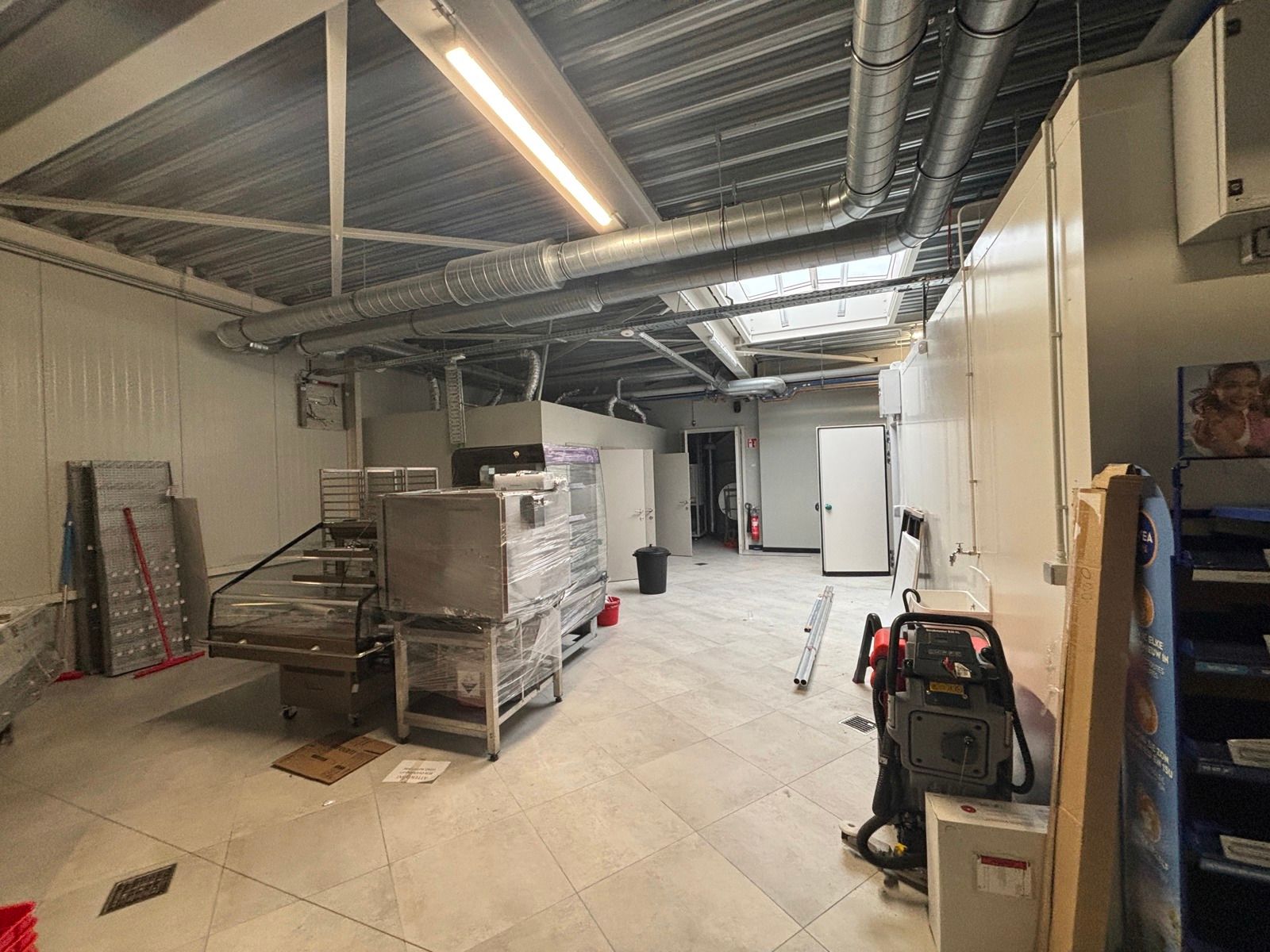 Handelspand 984 m² te huur in Kermt (Hasselt) foto 5