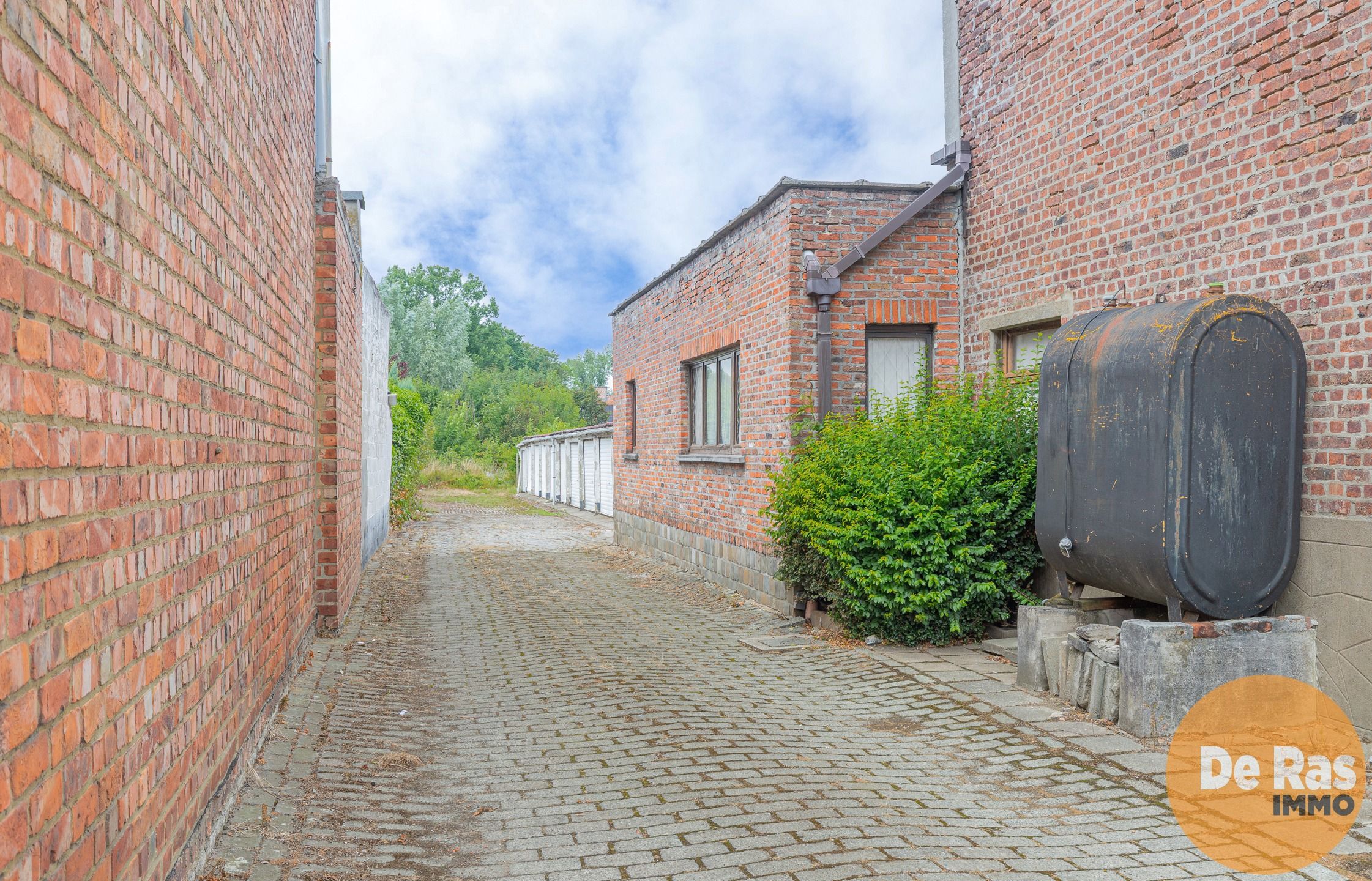 ERPE - Renovatiewoning op een rustige maar centrale locatie foto 11