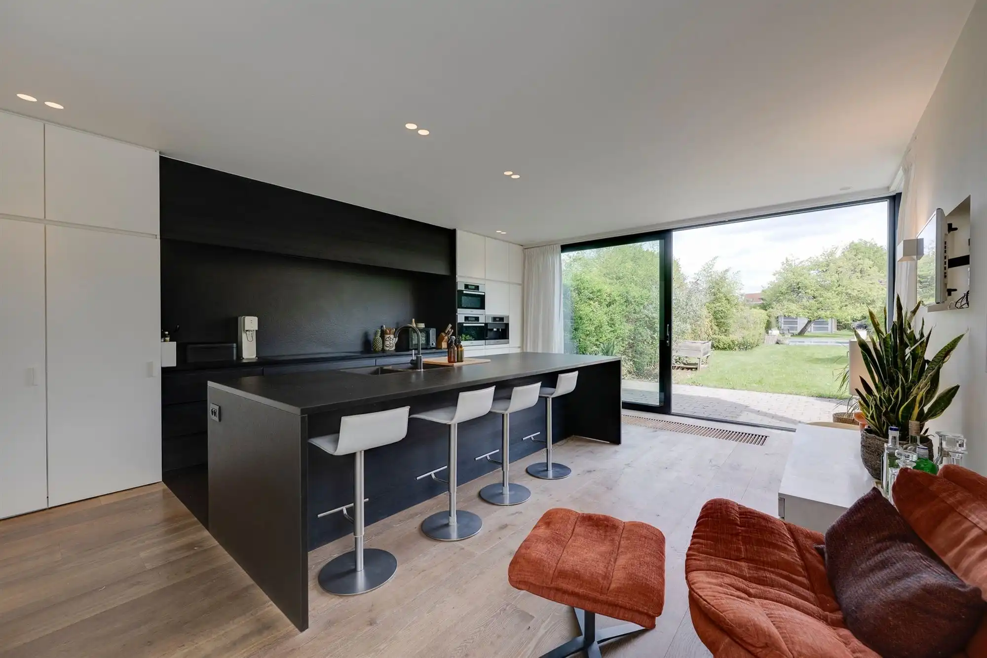 Sfeervolle halfopen woning nabij het dorpshart foto 11