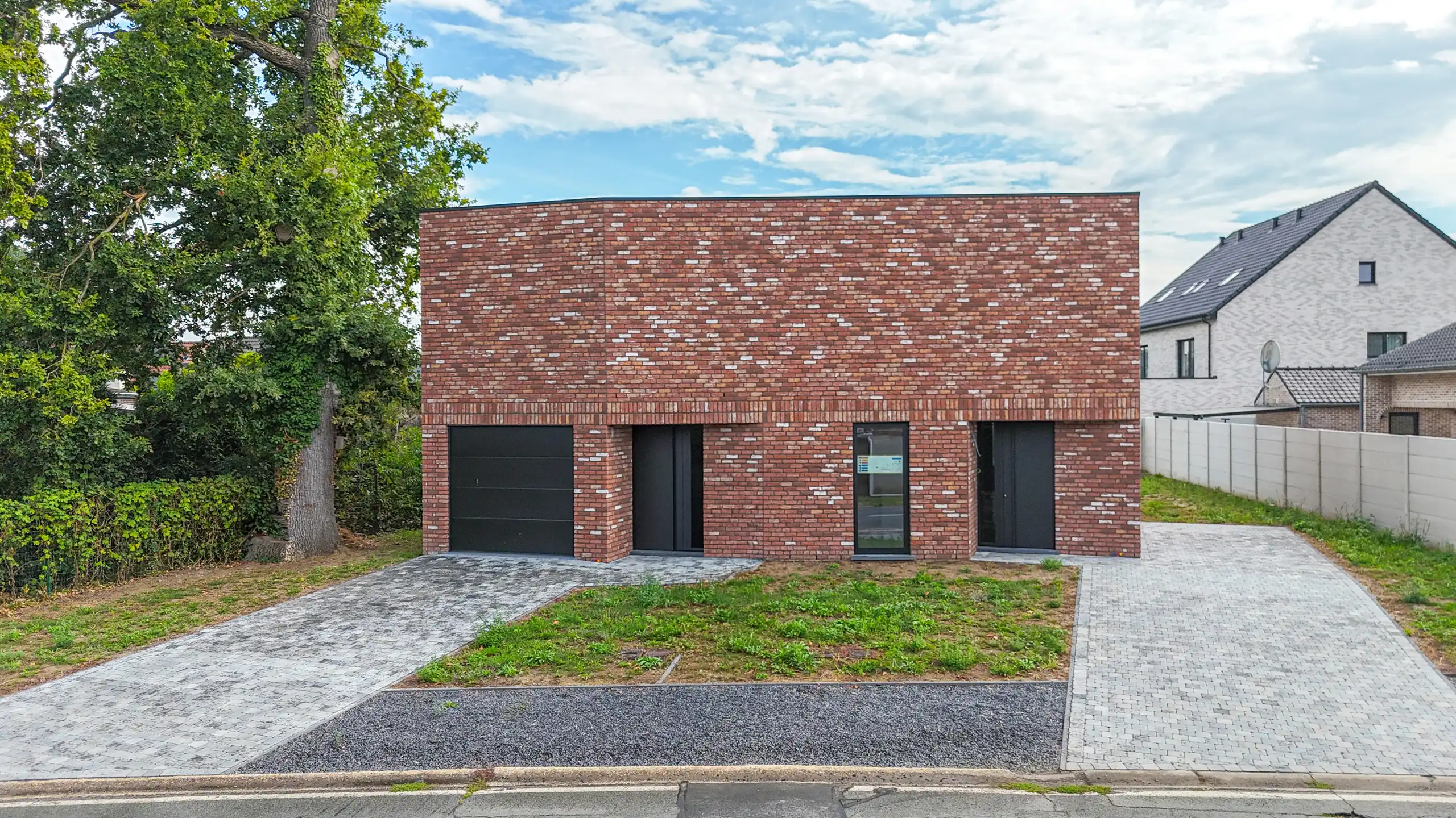 Kwalitatief afgewerkte nieuwbouwwoning op centrale ligging! foto 32