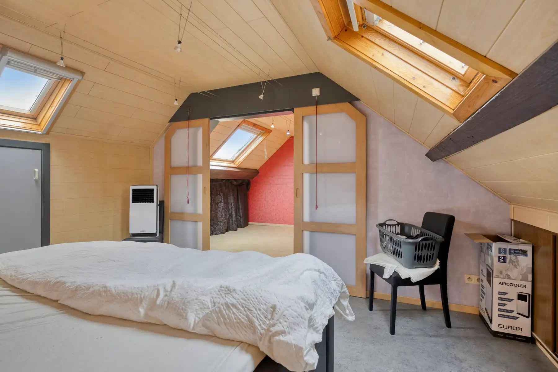 Zeer goed gelegen handelshuis + bovengelegen woonst en 2 kamers foto 17