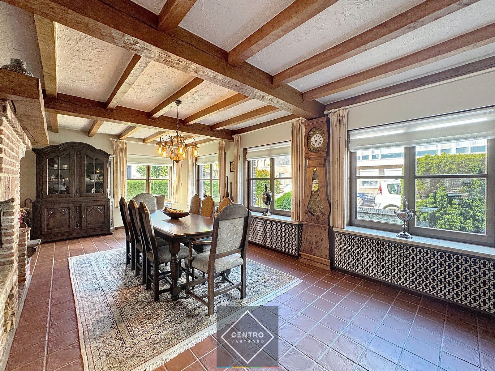 PERFECT ONDERHOUDEN woning met 3  à 4 slpks en 2 garages! foto 5