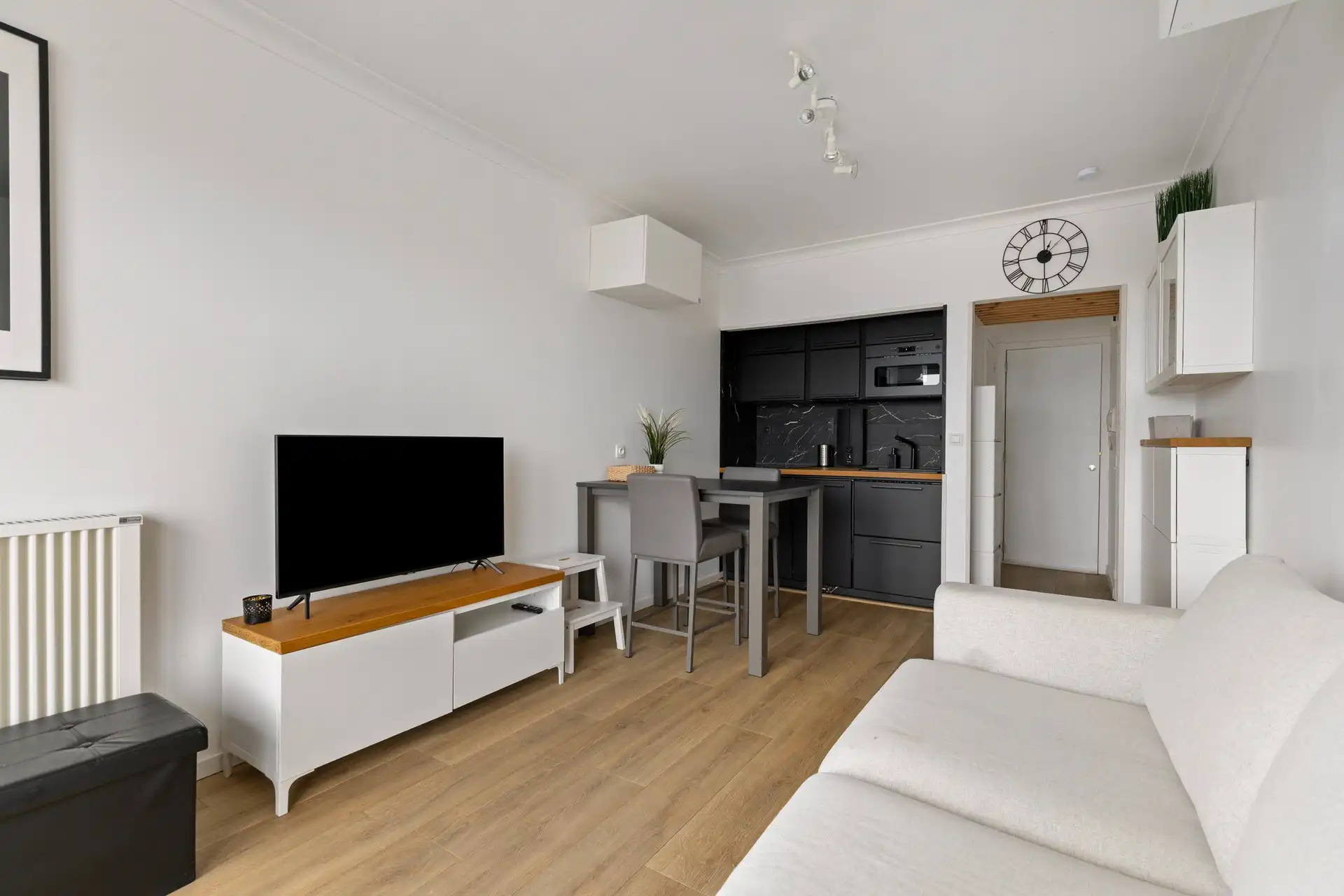 Gerenoveerde studio te Westende. foto 4