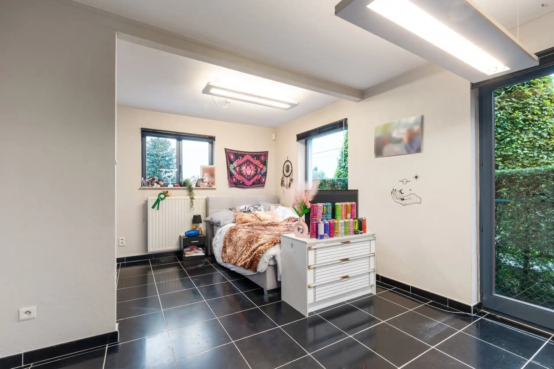 Instapklare woning met praktijk ruimte, 3 à 4 slaapkamers, 2 badkamers en veel parkeermogelijkheden foto 9