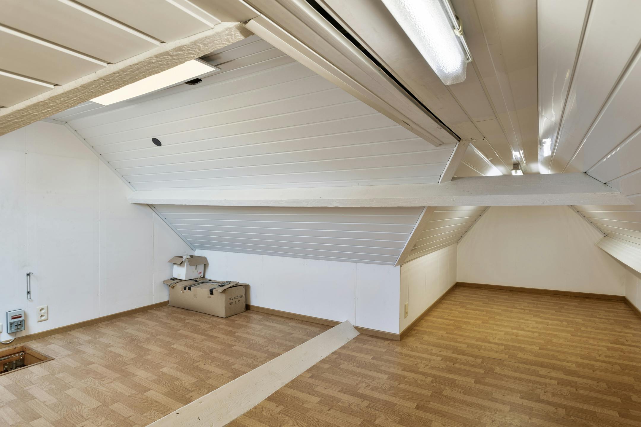 Op te frissen huis in het centrum van Kruibeke met garage foto 14