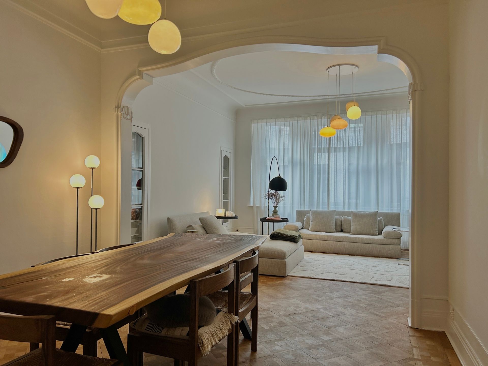 All-in, gemeubeld 2-slpk.app. in de Theaterbuurt foto {{pictureIndex}}