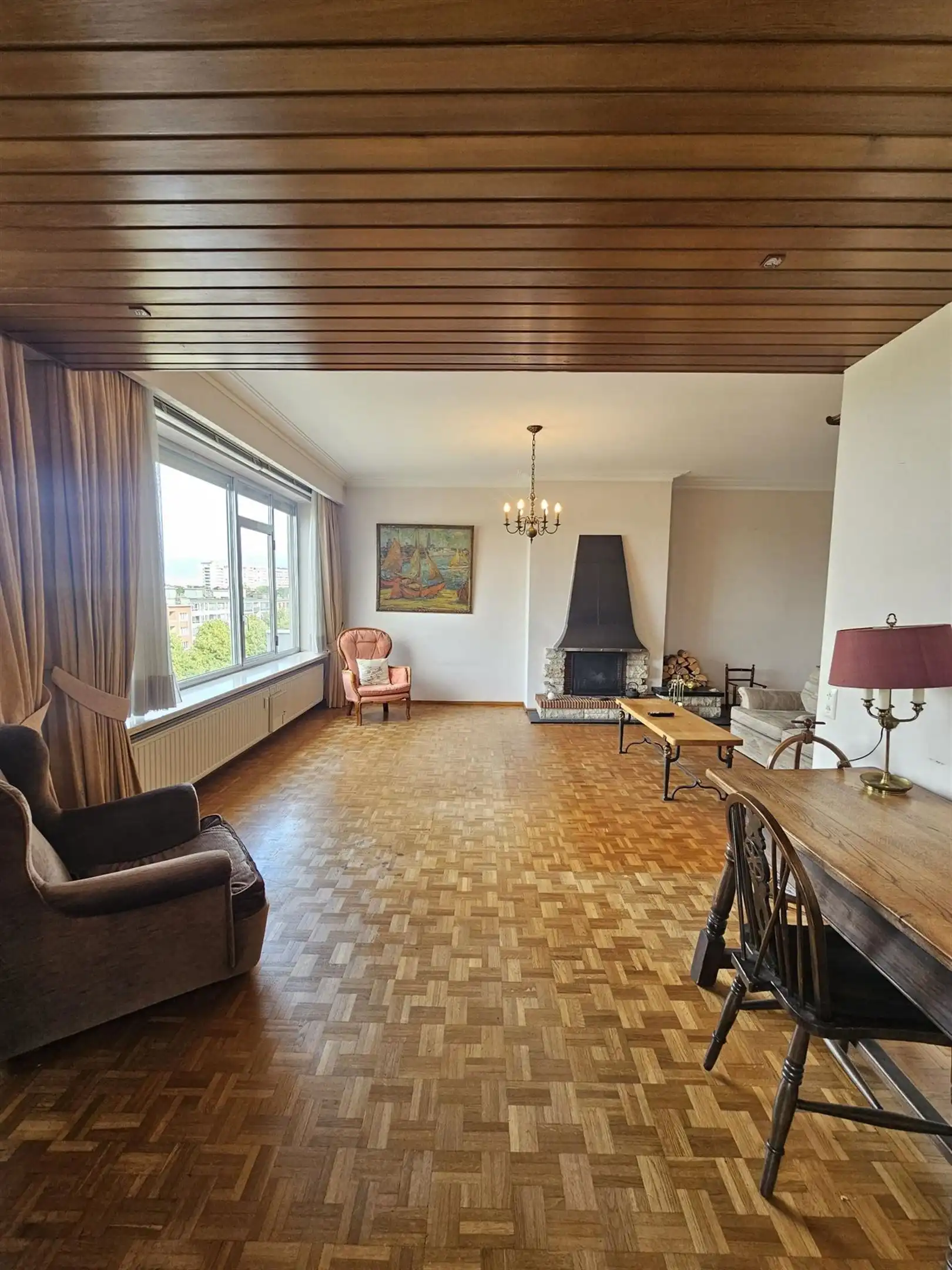 Ruim appartement met 4 slpks, terras en garagebox. foto 4