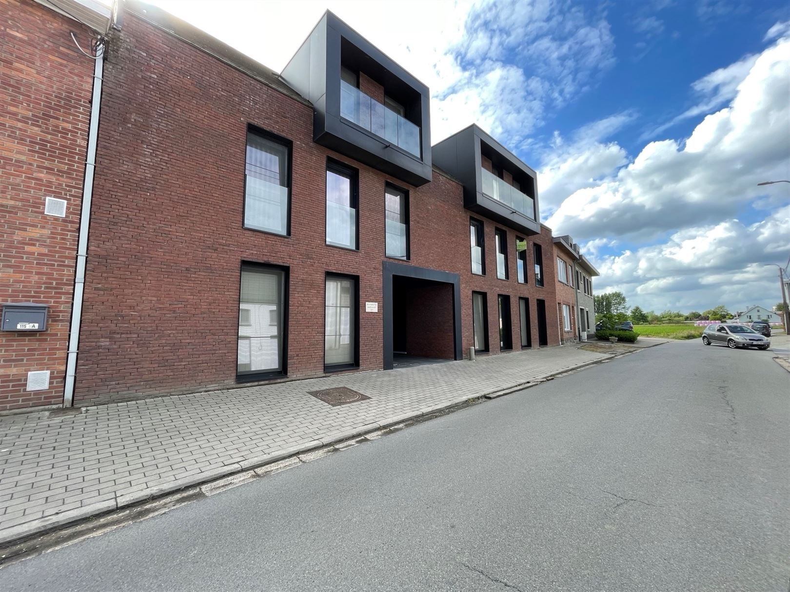 Prachtig nieuwbouwappartement op 1ste verdiepig met groot terras foto {{pictureIndex}}