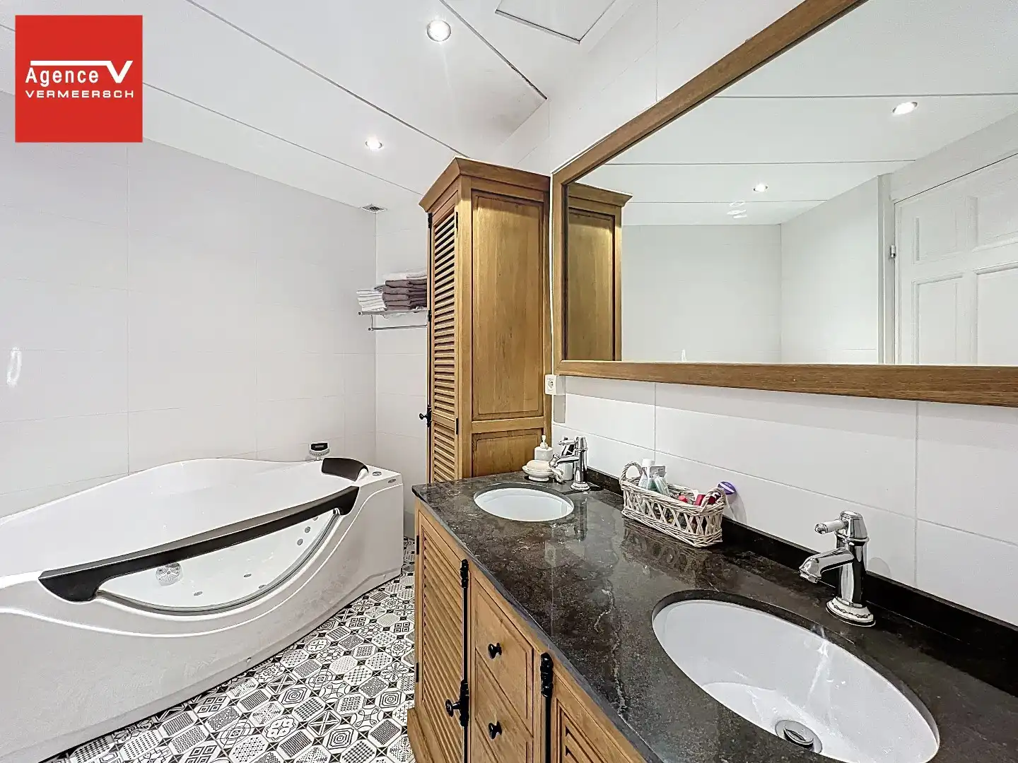 Unieke herenwoning gelegen in de Belle Epoquewijk van Oostende.  foto 14