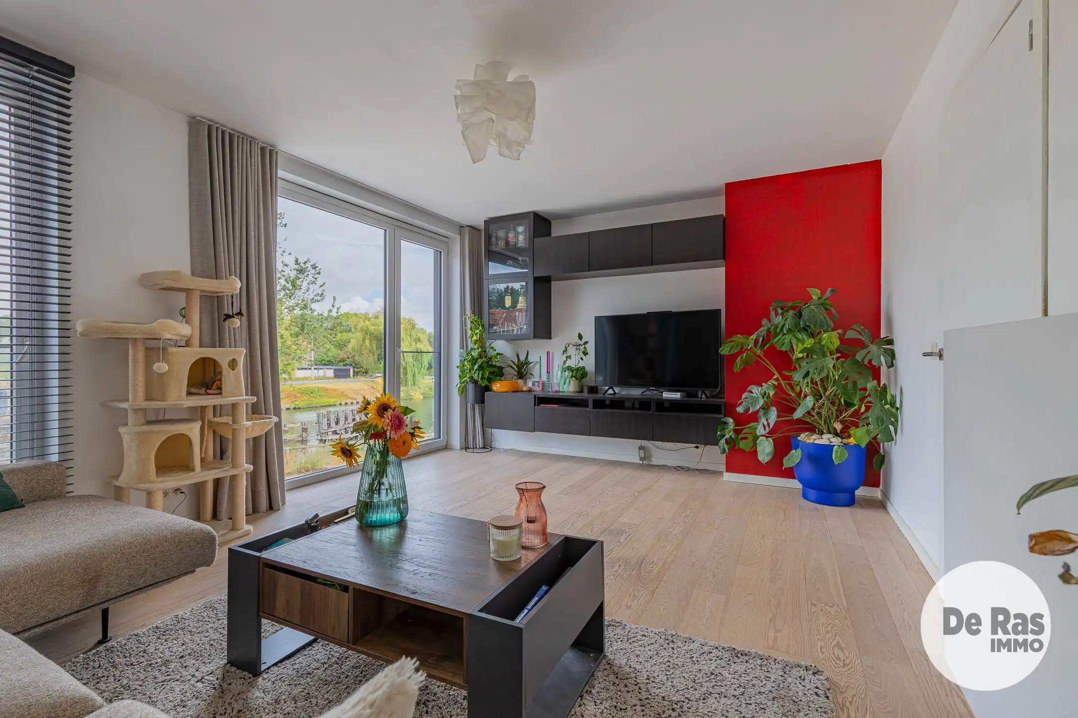 GENT - Recente woning met 3 slpks, berging en staanplaats foto {{pictureIndex}}