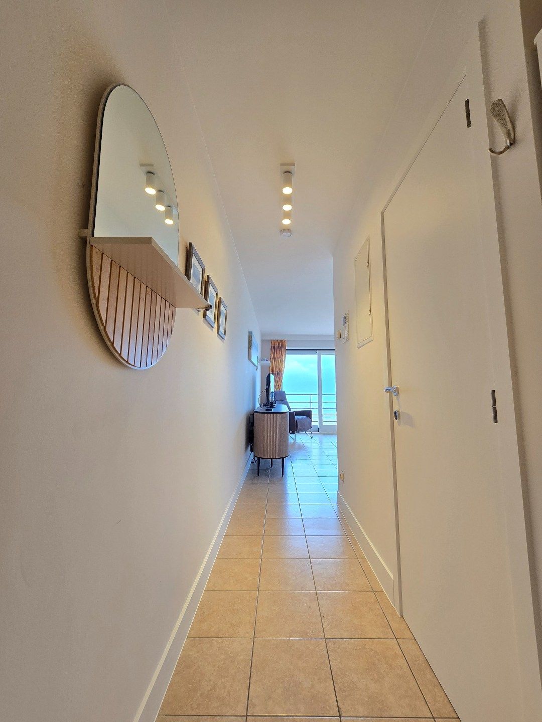 Studio met slaaphoek en frontaal zeezicht foto 10