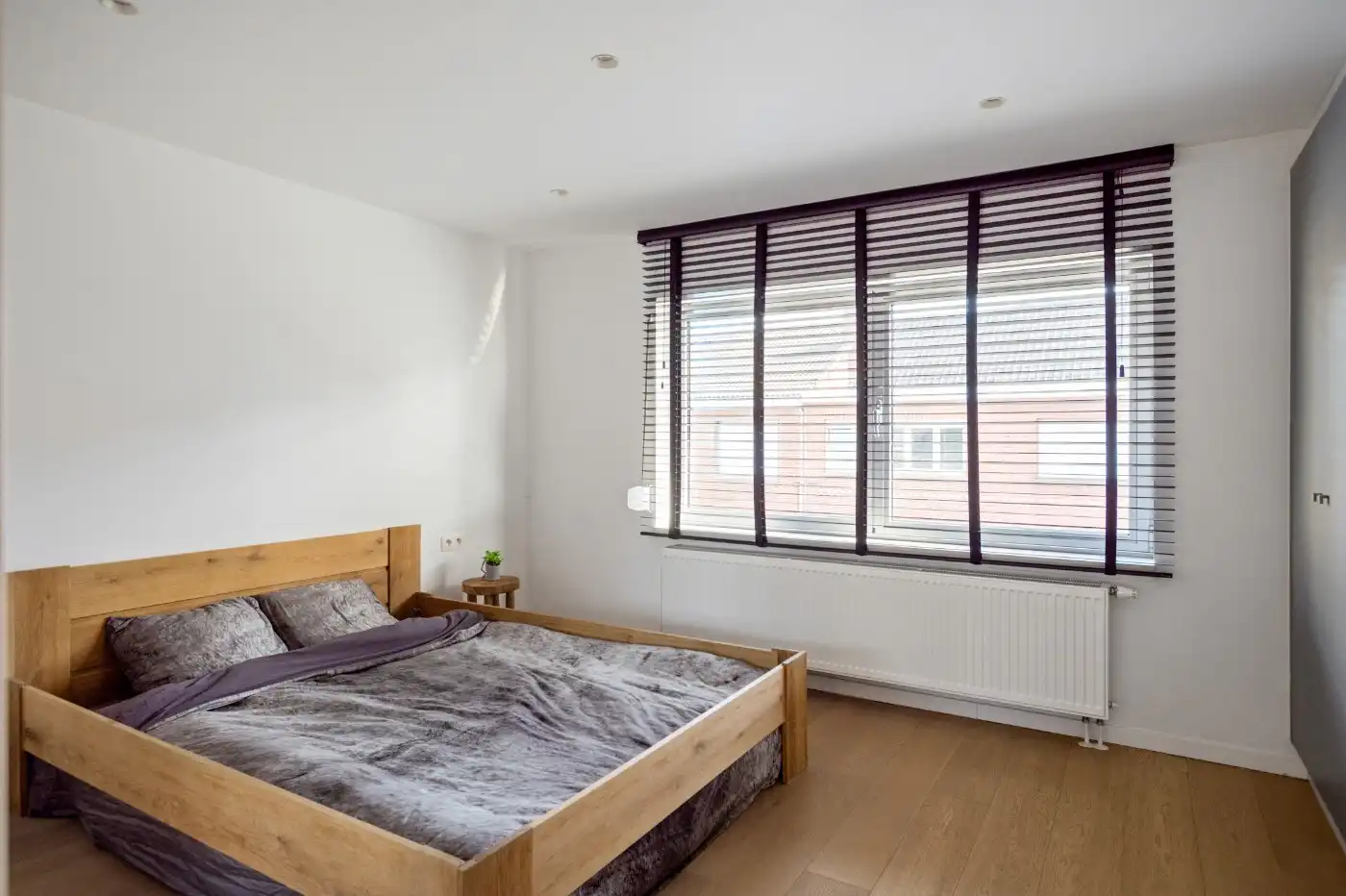 Volledig gerenoveerde woning met commerciële ruimte en 3 slpk. foto 15
