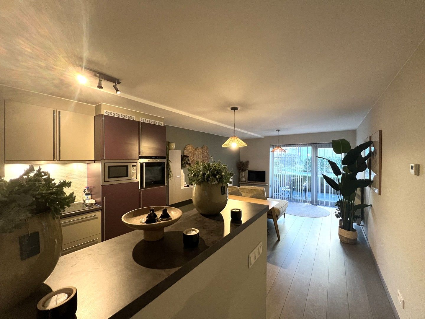 Gemeubeld appartement + autostaanplaats inbegrepen op toplocatie foto 2