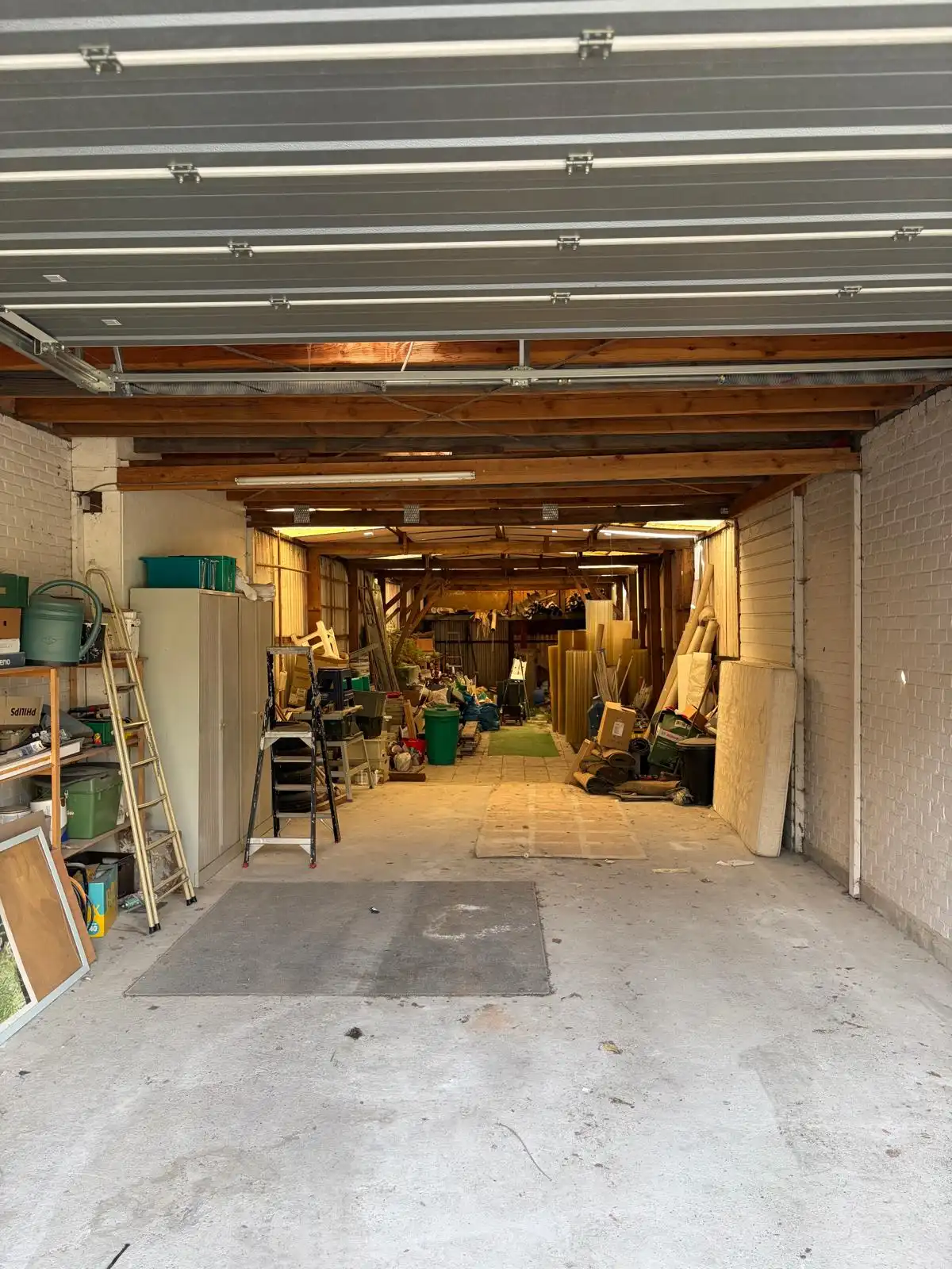 Centraal gelegen garage/magazijn in Willebroek foto 2