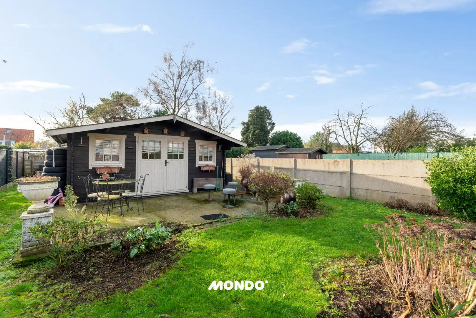 Ruime gezinswoning 4 slaapkamers met tuin, vijver en garage foto 20