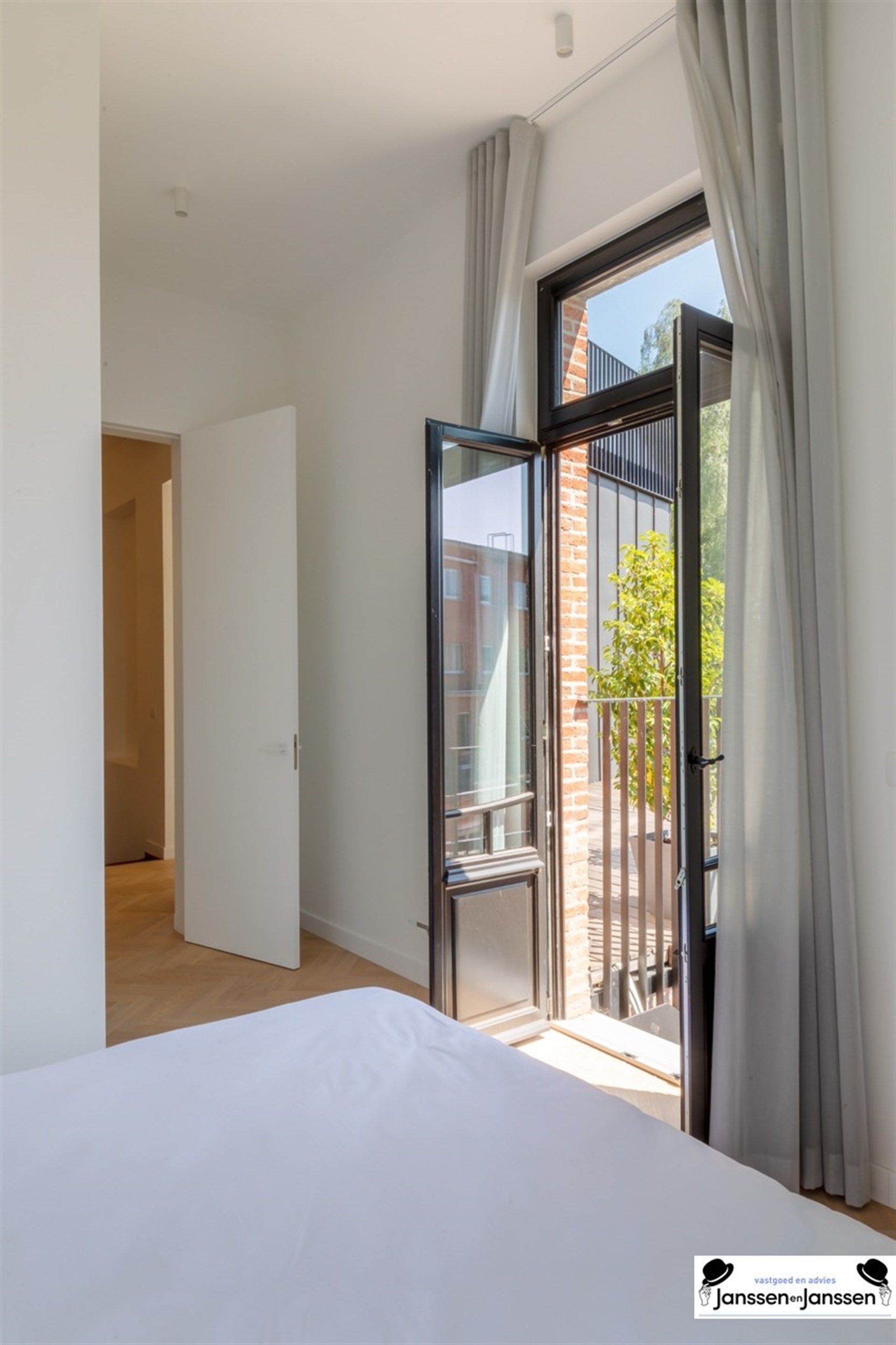 Prachtig appartement van 135 m² met 53 m² terras in Kasteelvilla Hortensia foto 9