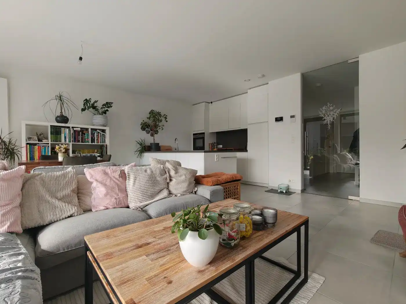 Moorslede – Lichtrijk nieuwbouwappartement met 2 slaapkamers en zonnig terras foto 4