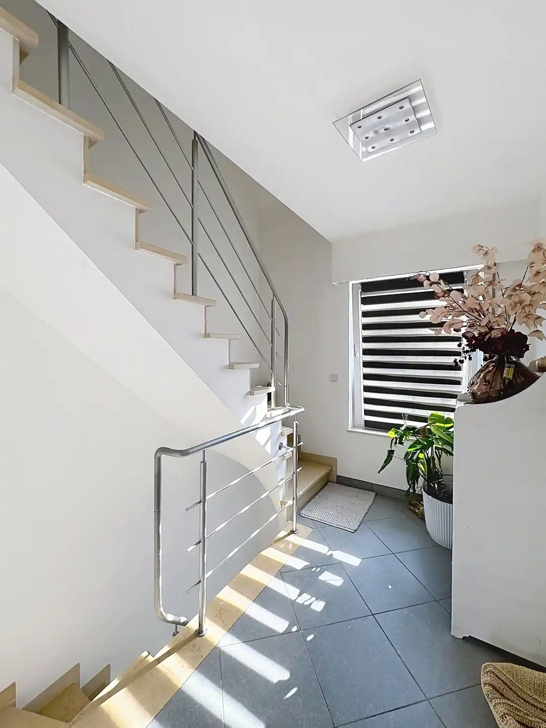 Rustig gelegen praktische woning met tuin en garage foto 10