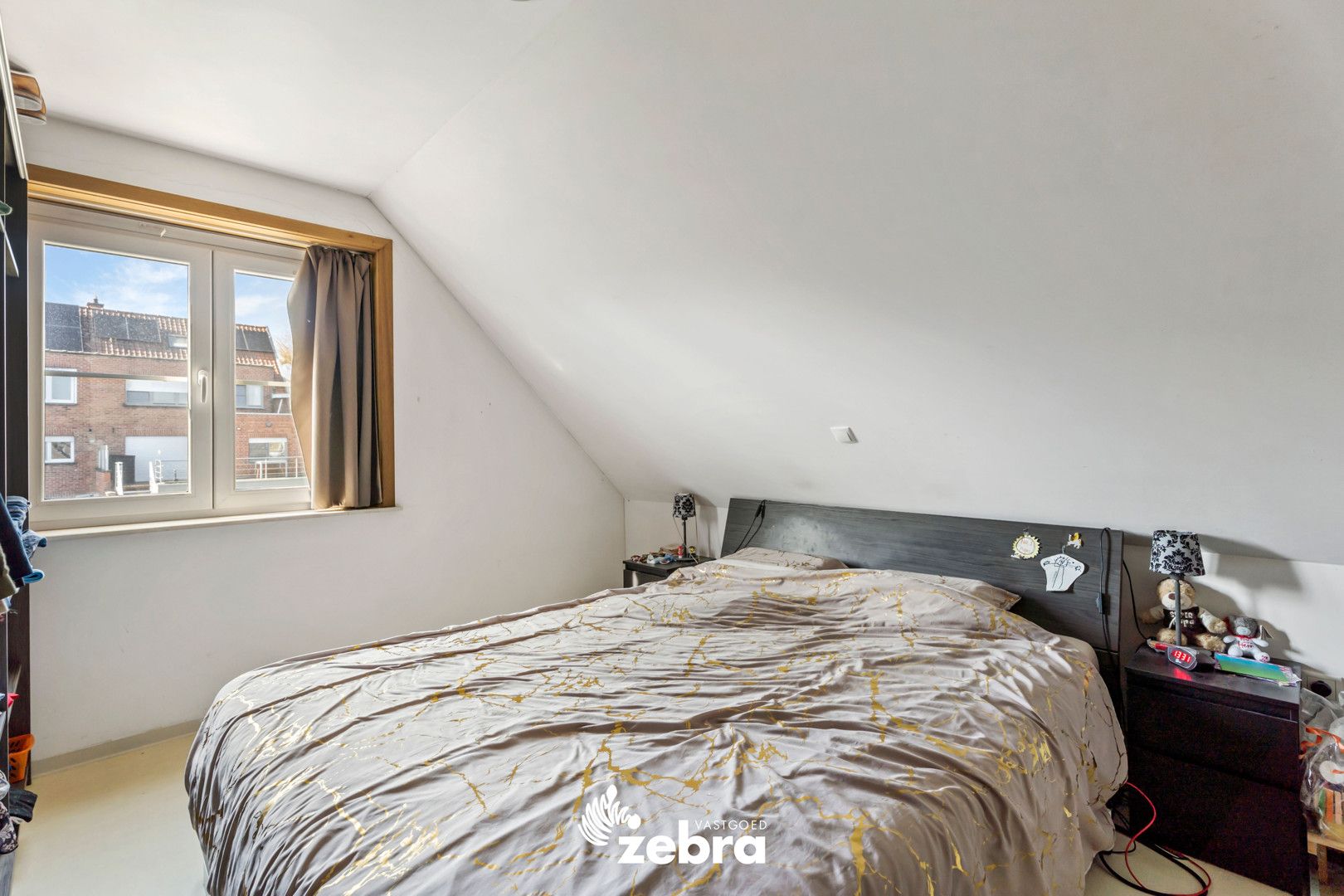 Instapklare, halfopen woning met 3 slaapkamers in een rustige woonwijk te Wevelgem! foto 8